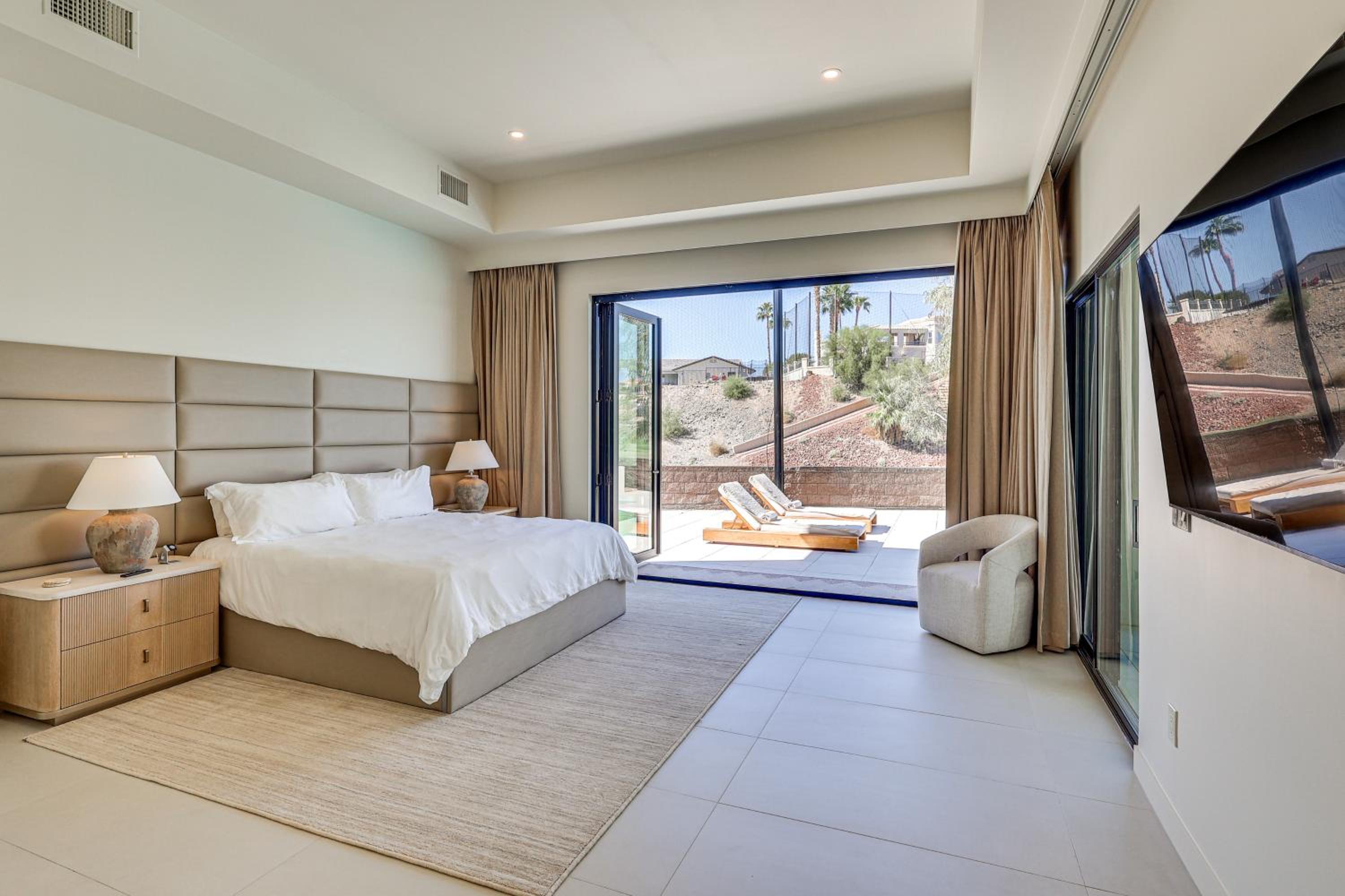 Luxurious Getaway on Lake Havasu Golf Course!