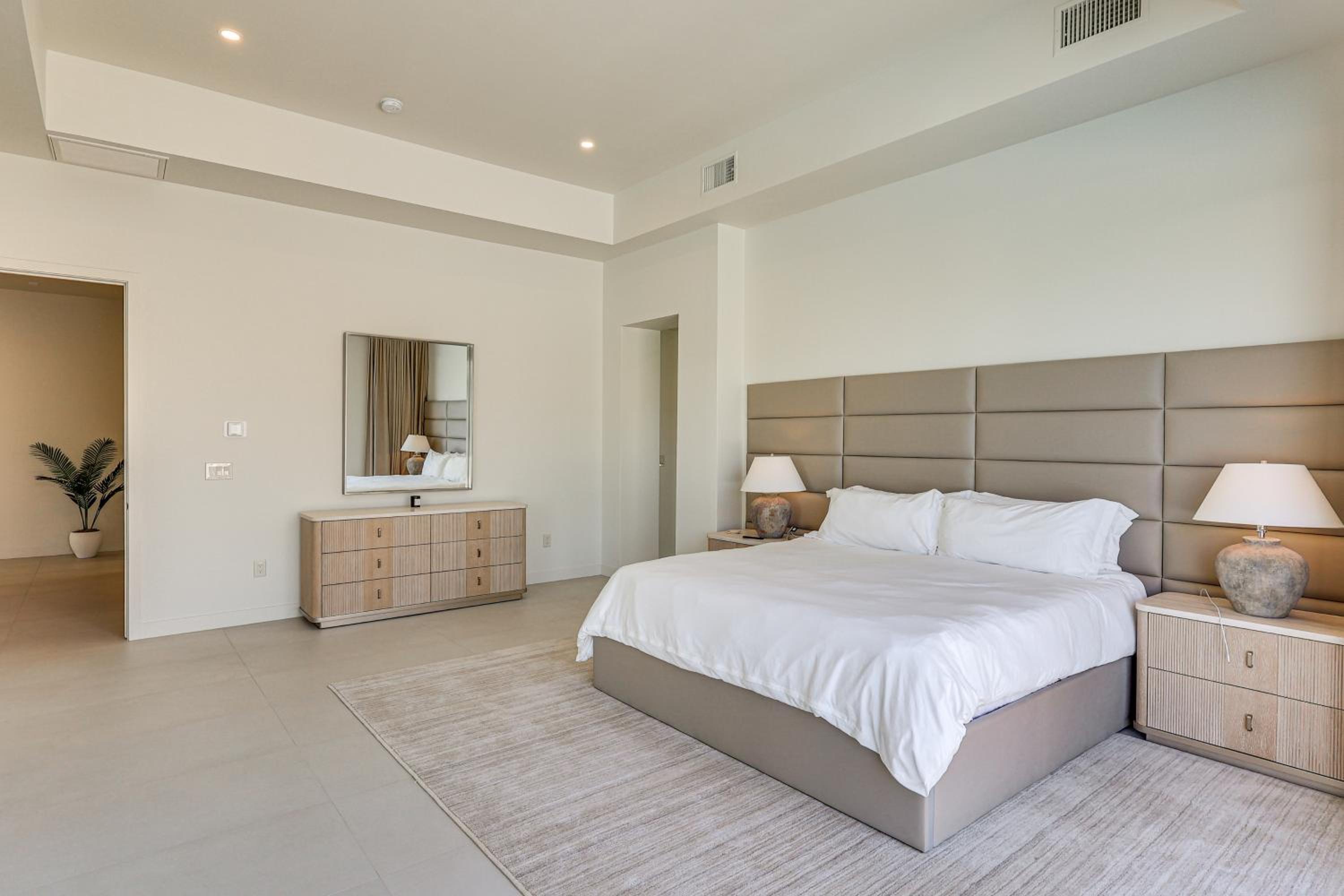 Luxurious Getaway on Lake Havasu Golf Course!