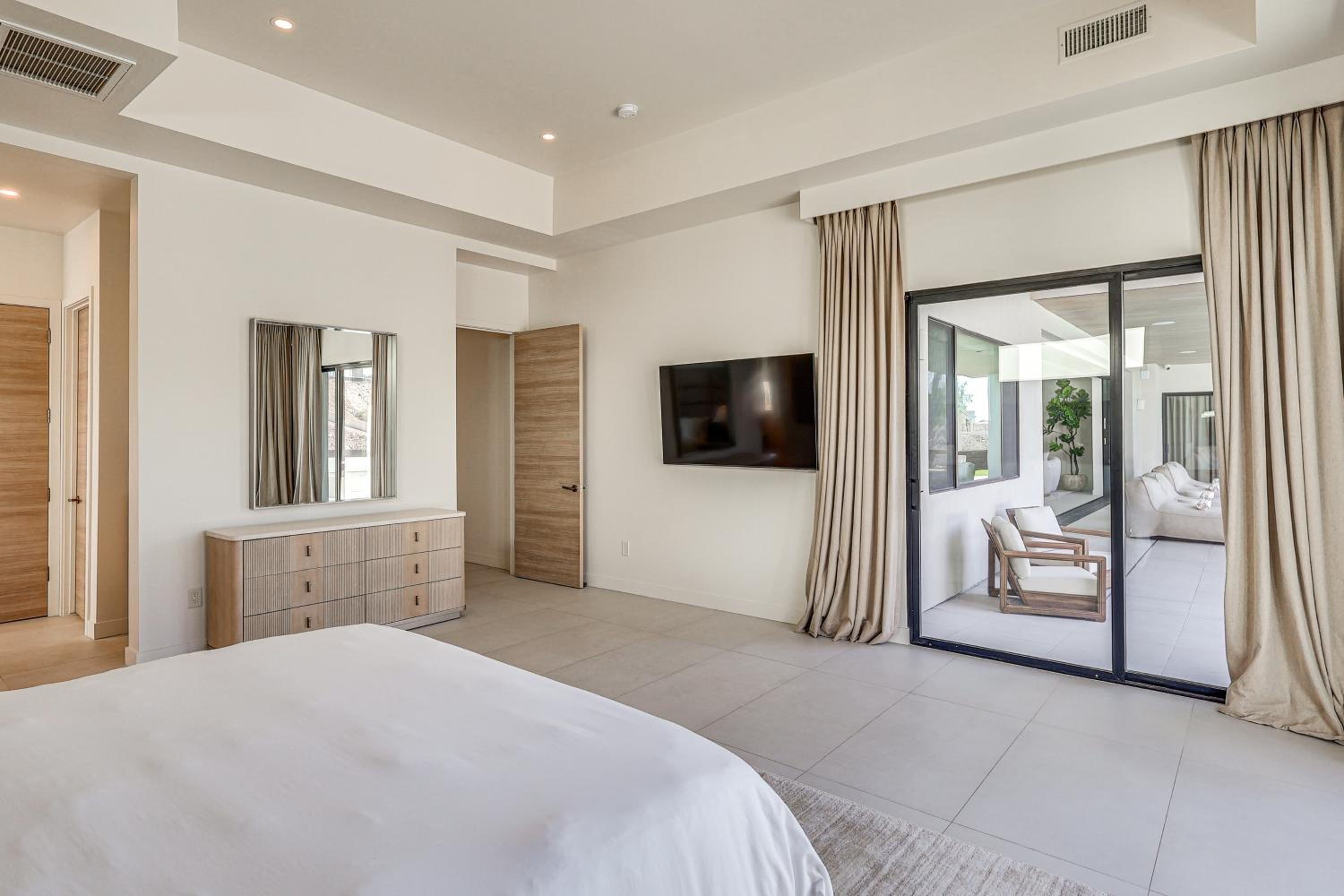 Luxurious Getaway on Lake Havasu Golf Course!