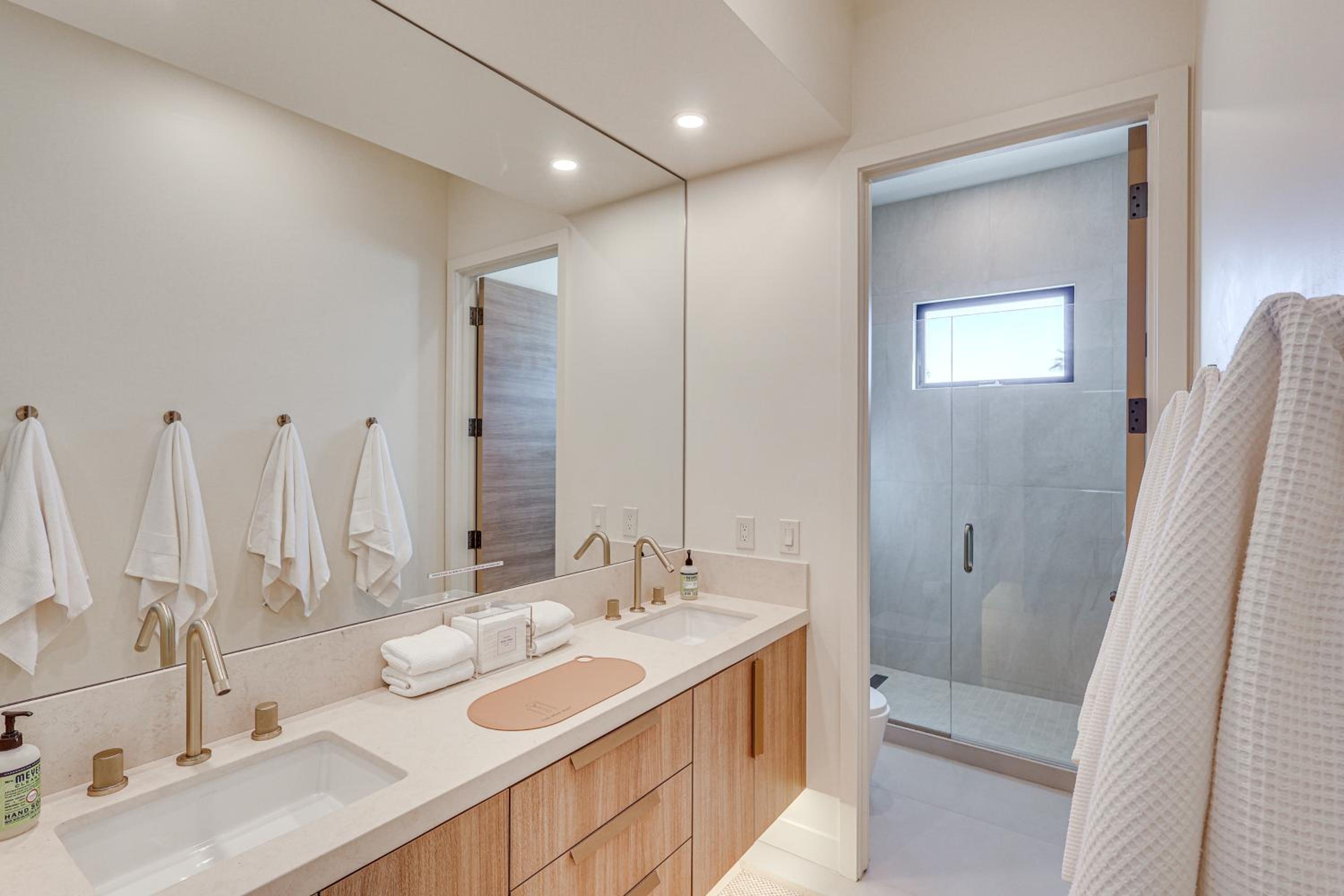 Luxurious Getaway on Lake Havasu Golf Course!