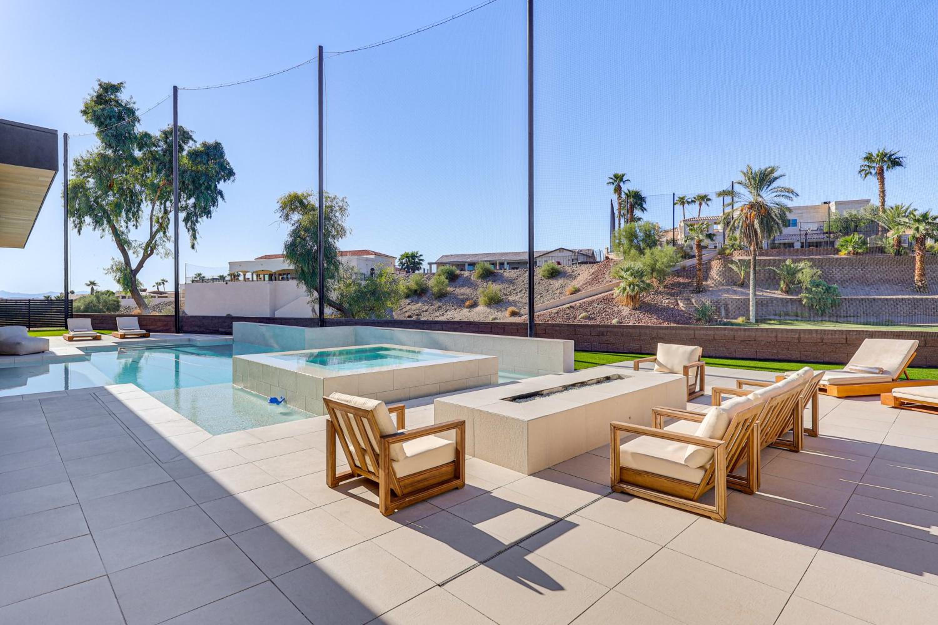 Luxurious Getaway on Lake Havasu Golf Course!