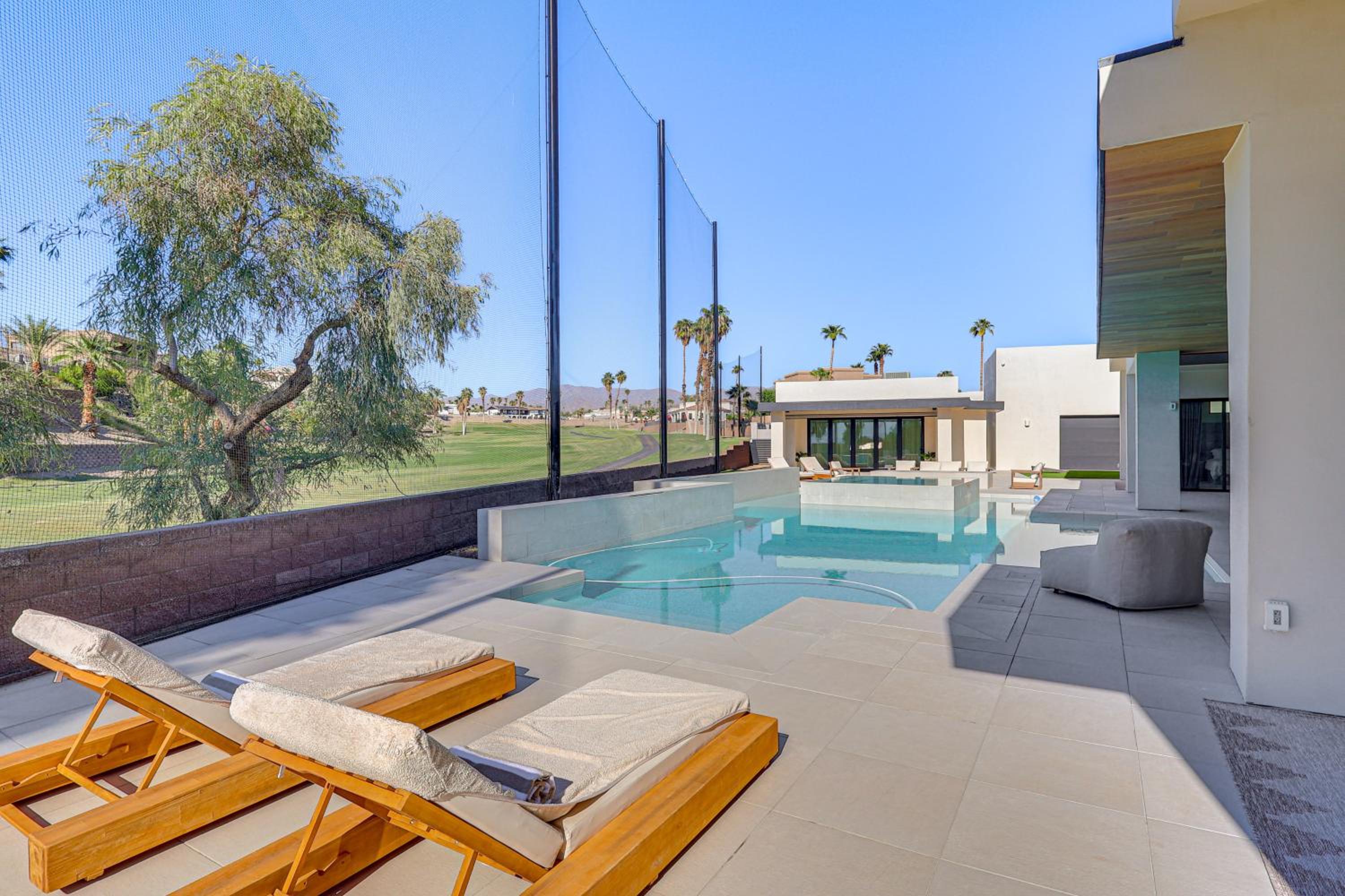 Luxurious Getaway on Lake Havasu Golf Course!