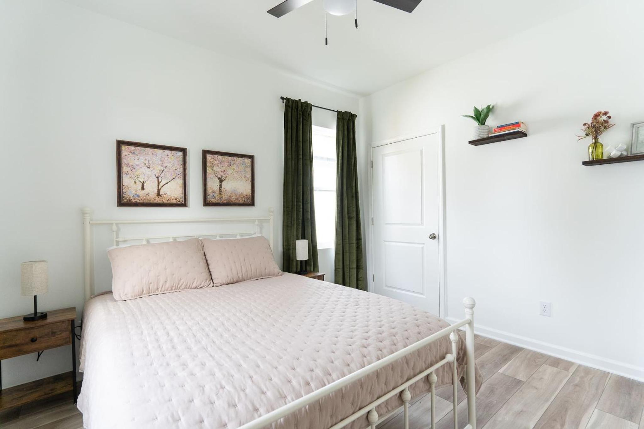 3 Bed 2 Bath Pet Friendly Near Fairgrounds