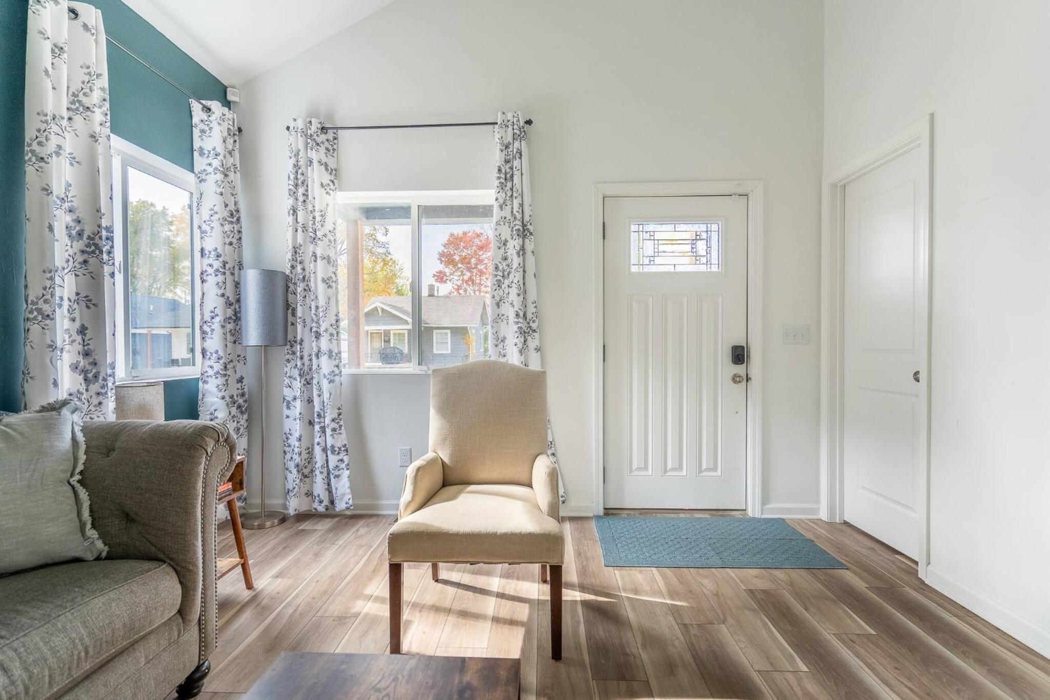 3 Bed 2 Bath Pet Friendly Near Fairgrounds
