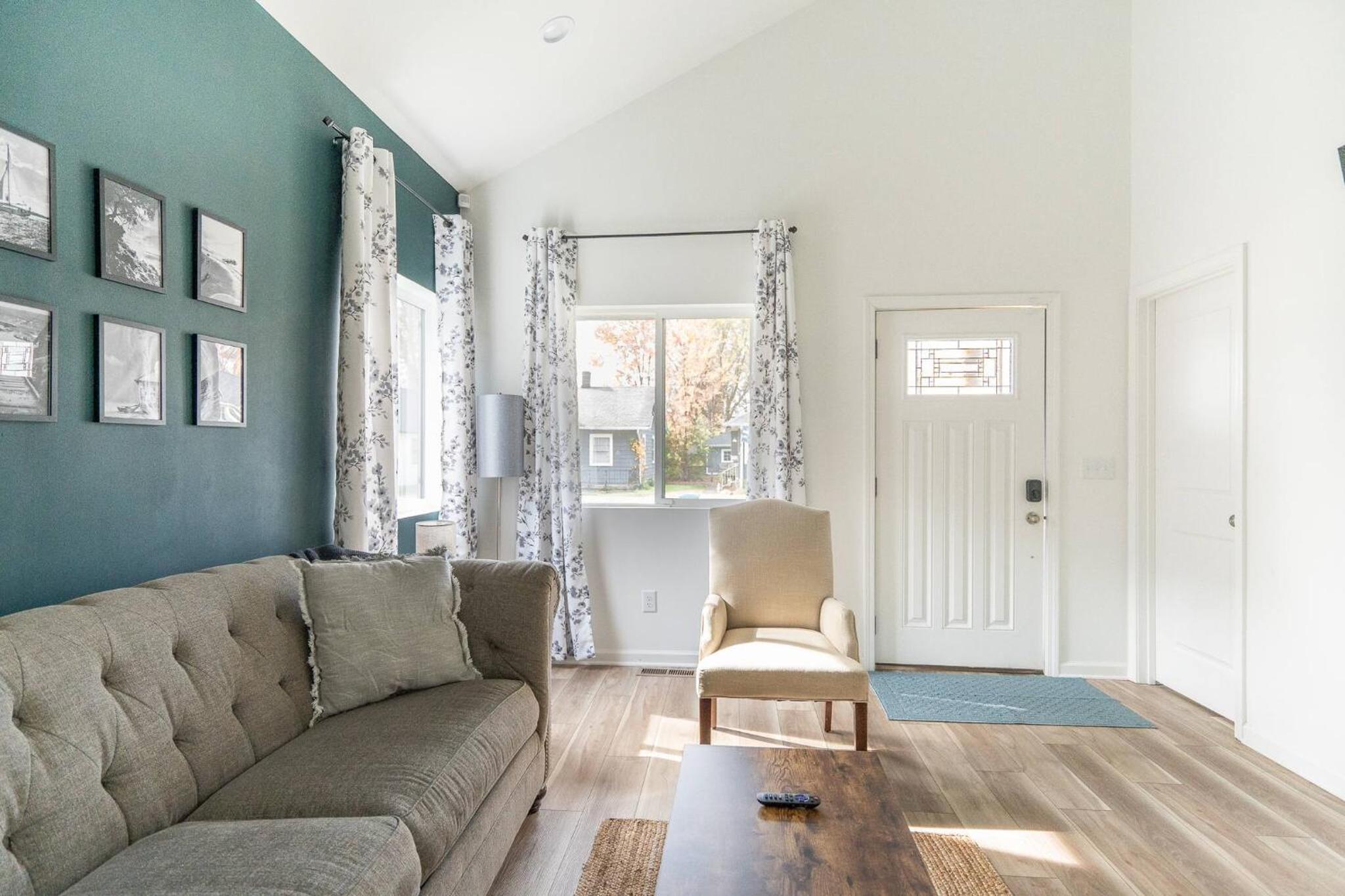 3 Bed 2 Bath Pet Friendly Near Fairgrounds