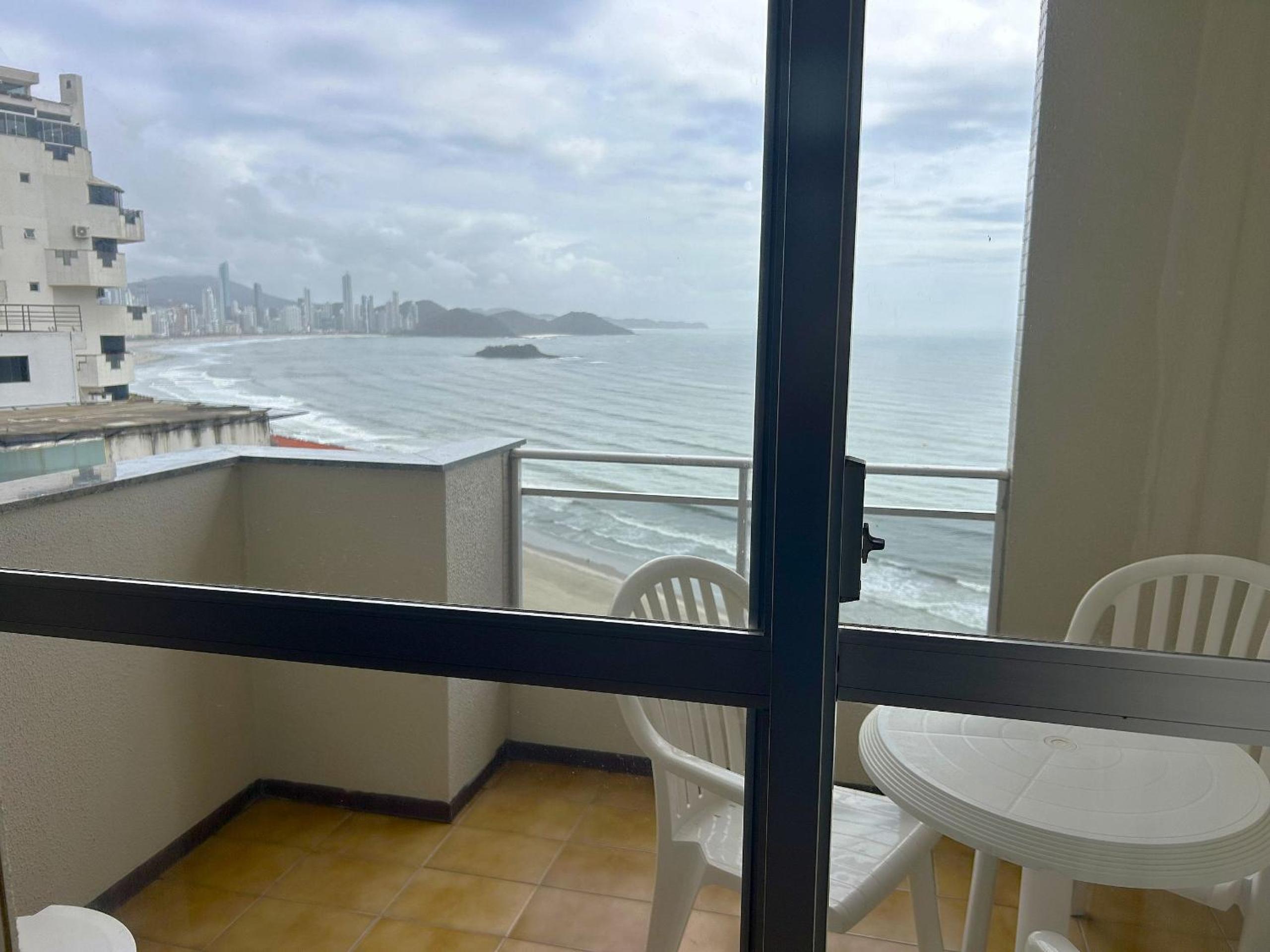 Your stay by the seaside in the best location of BC - CETs