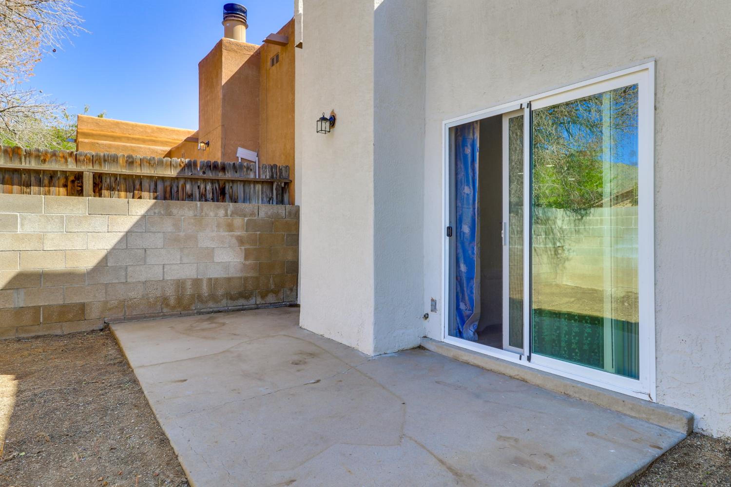 Sandia Foothills Access! Townhome 5 Mi to Uptown