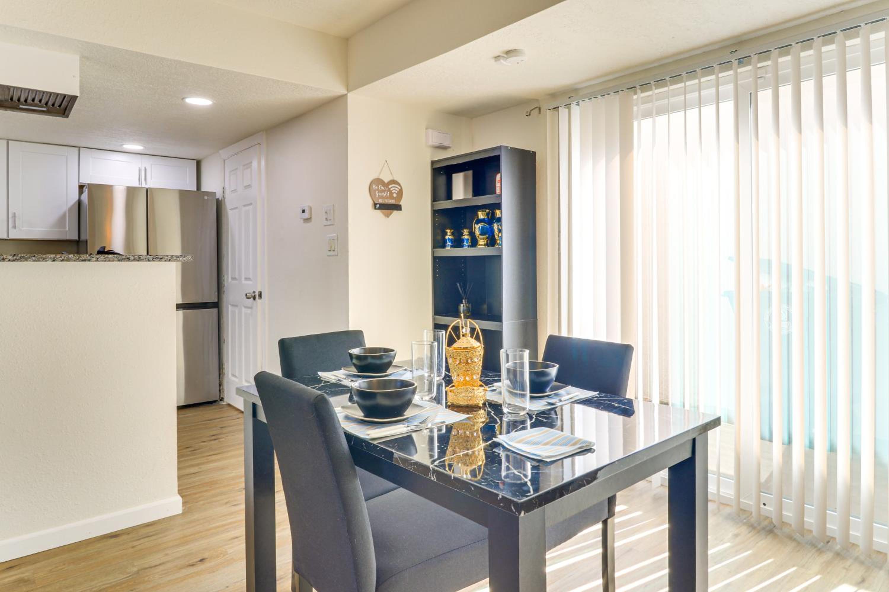Sandia Foothills Access! Townhome 5 Mi to Uptown