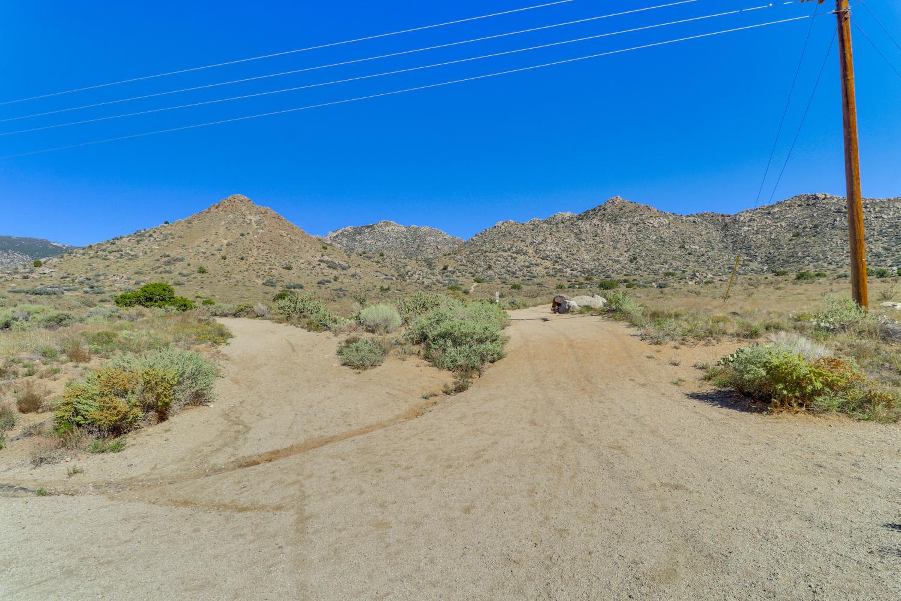 Sandia Foothills Access! Townhome 5 Mi to Uptown