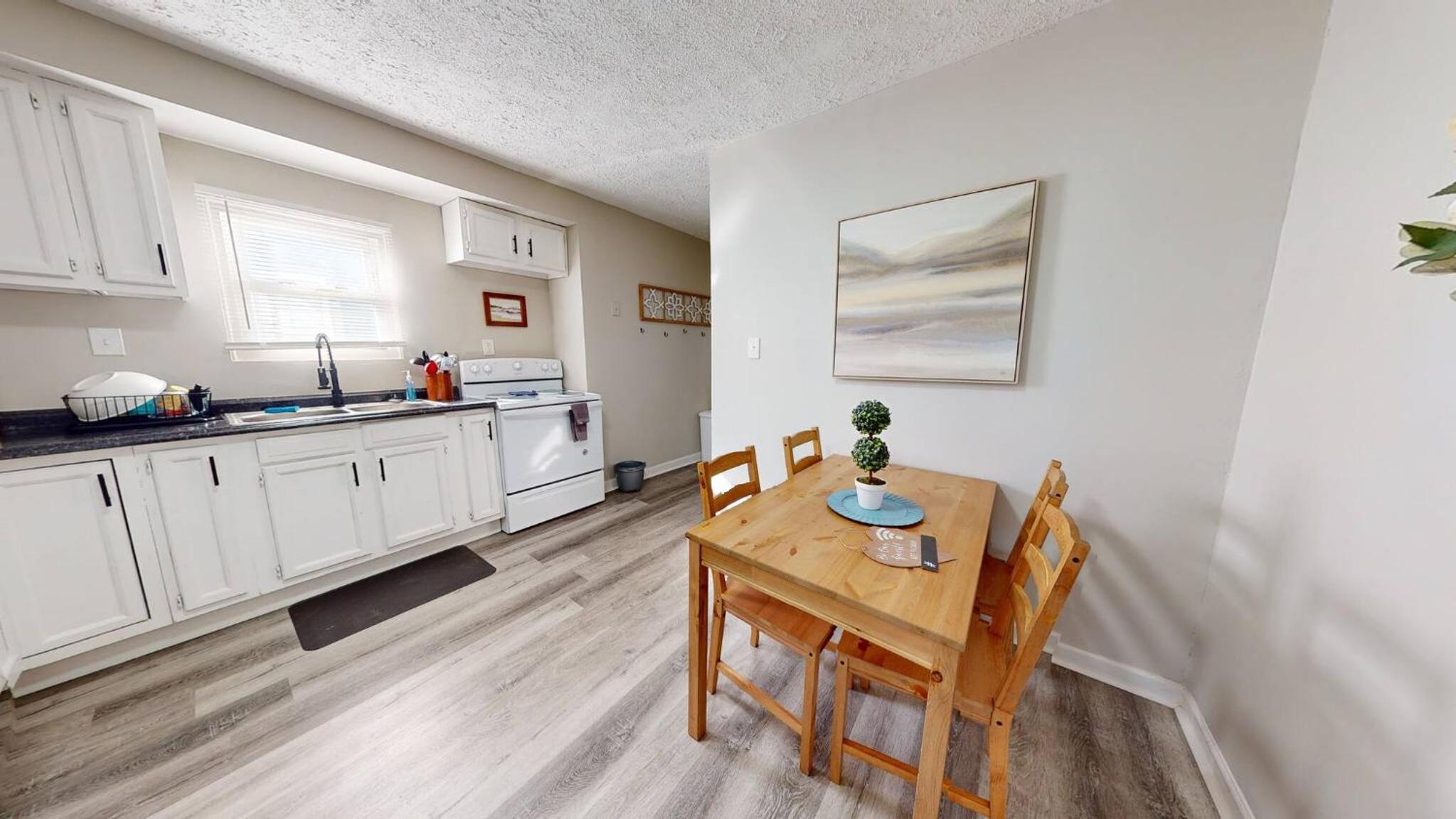 3 Bed 2 bath Pet Friendly in Historic Bates Hendricks