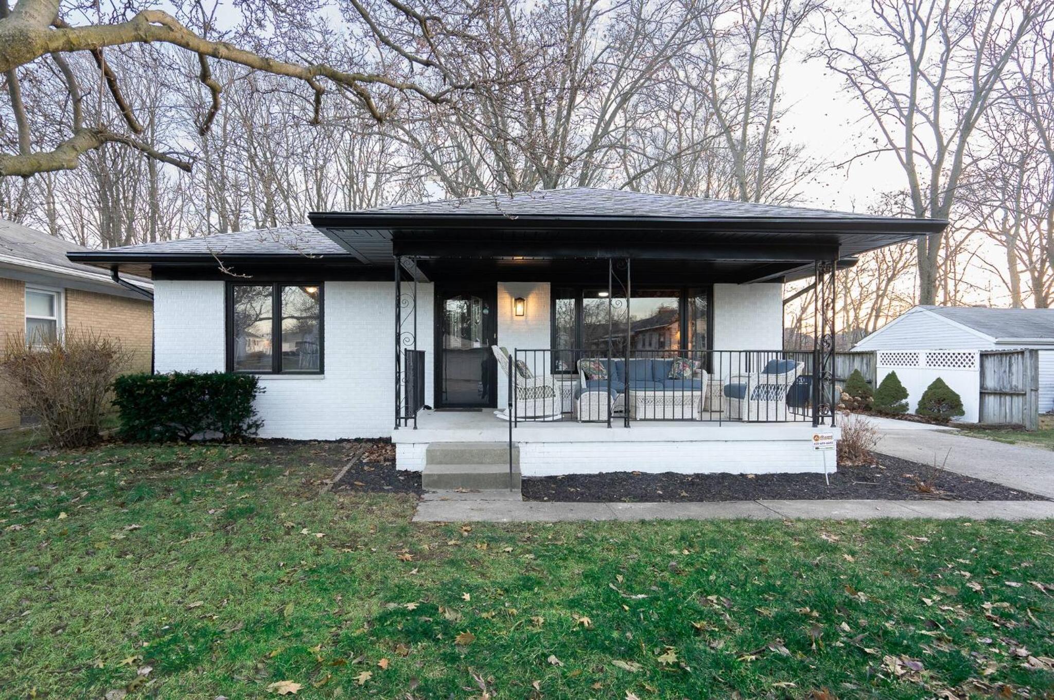 3 Bed 1 and half bath 10 min to downtown Indy