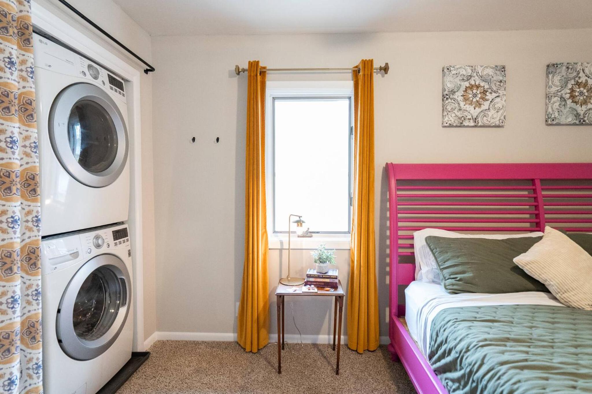 3 Bed 1 and half bath 10 min to downtown Indy