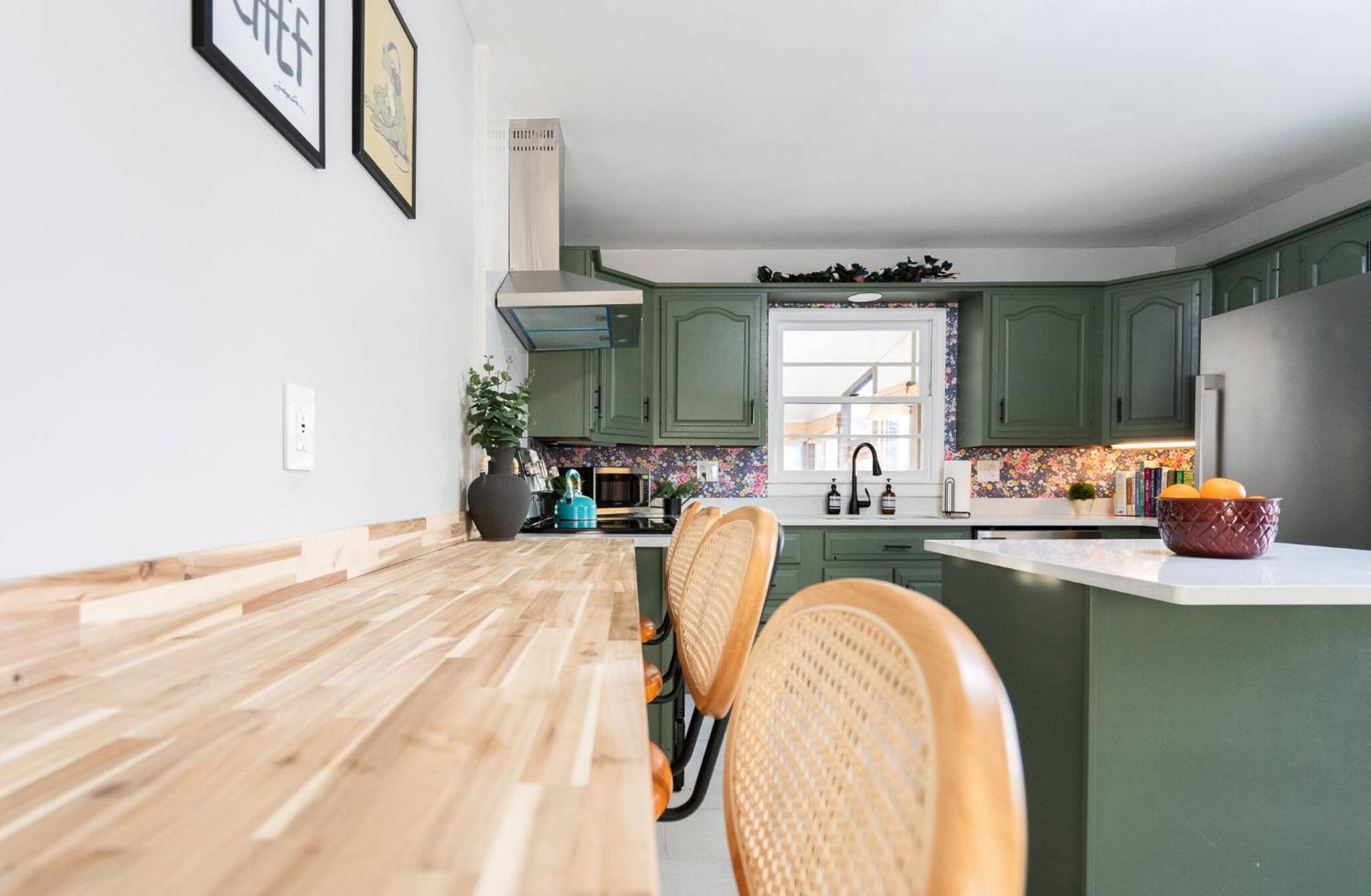 3 Bed 1 and half bath 10 min to downtown Indy