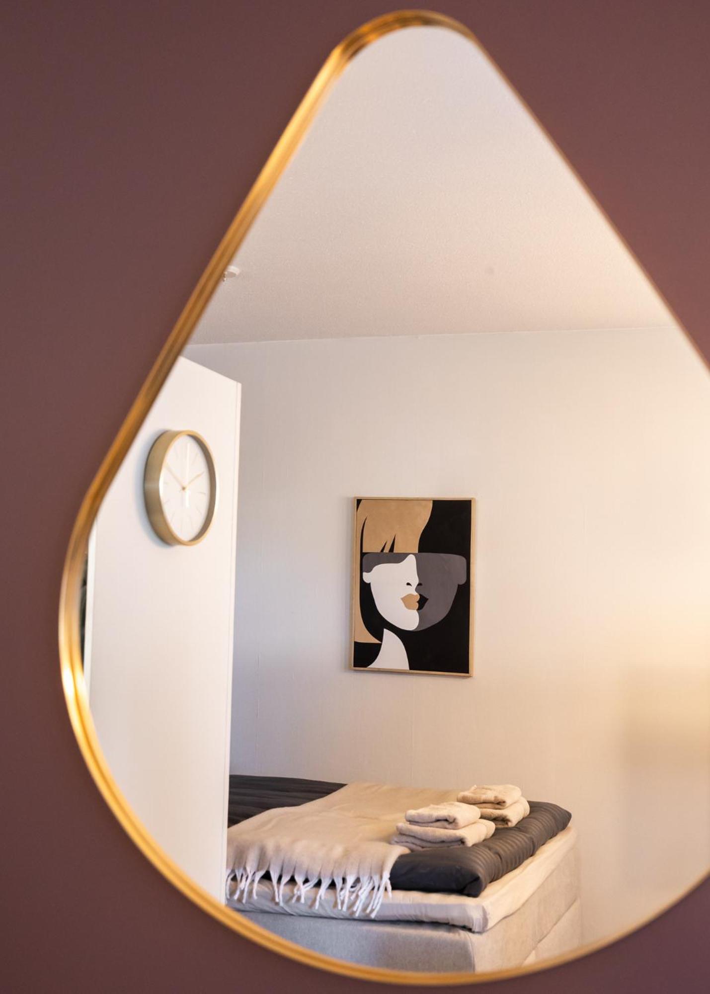 Pluminous Studio- Free Parking- No staircase