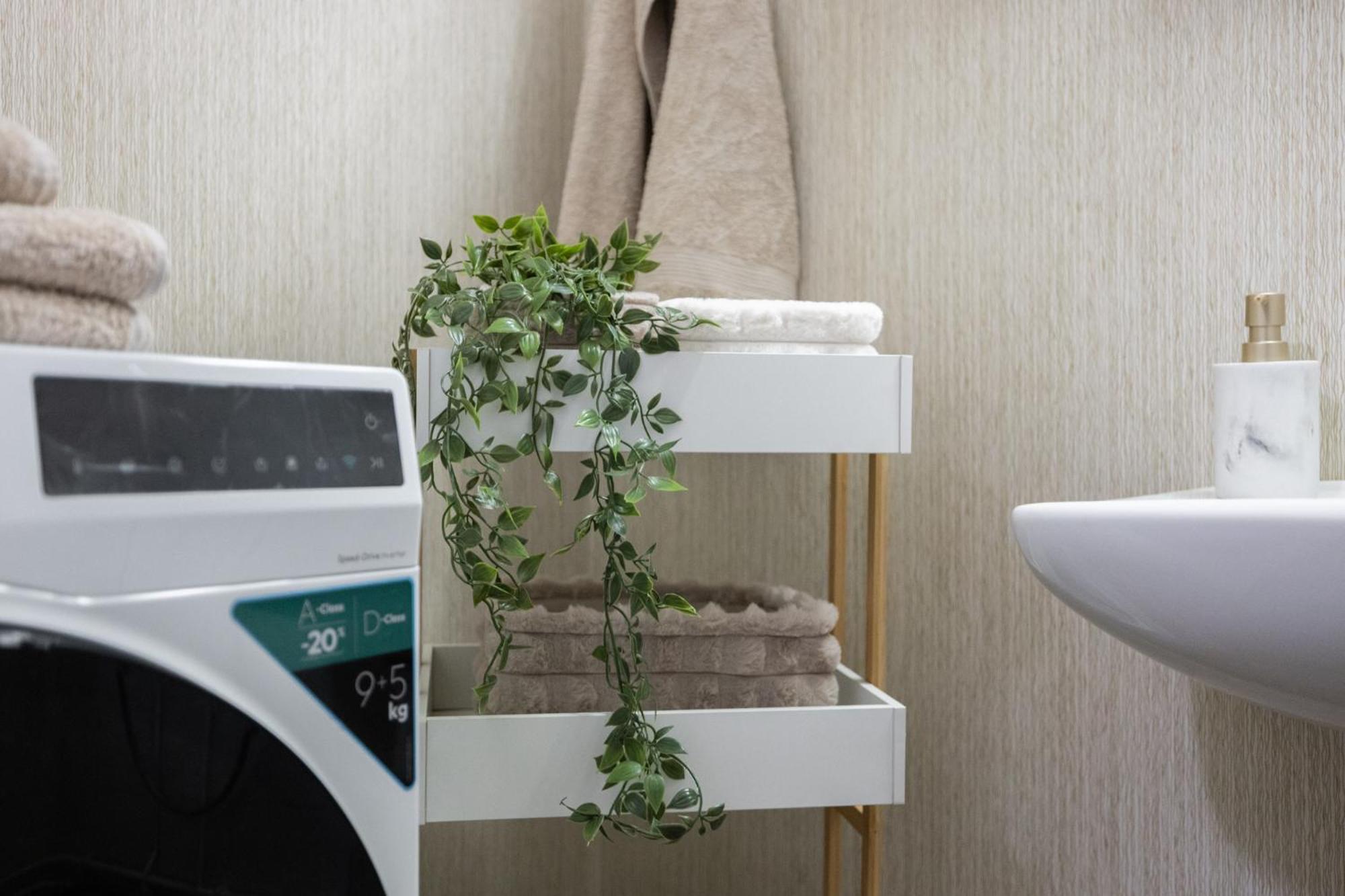 Pluminous Studio- Free Parking- No staircase