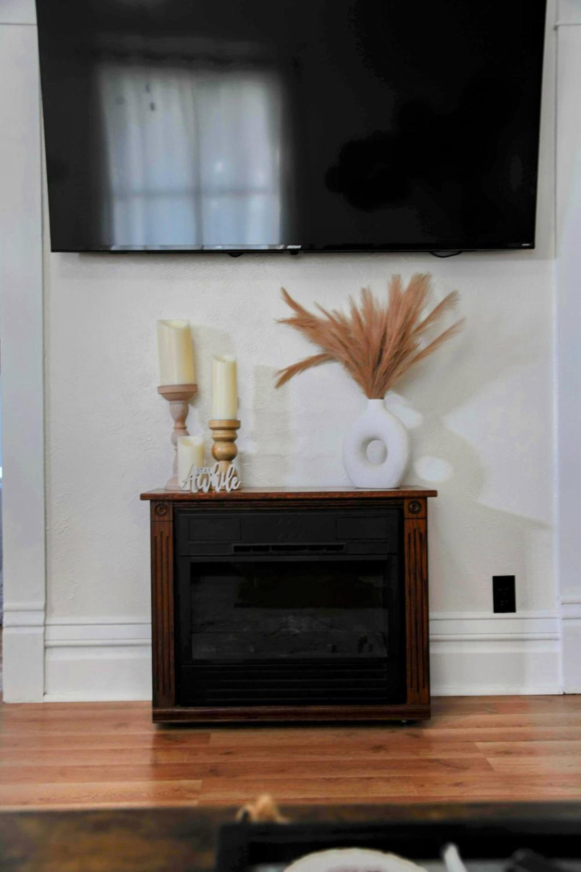 3 Bed Bath with yard and Fire Pit- Charming Small Town Exploring