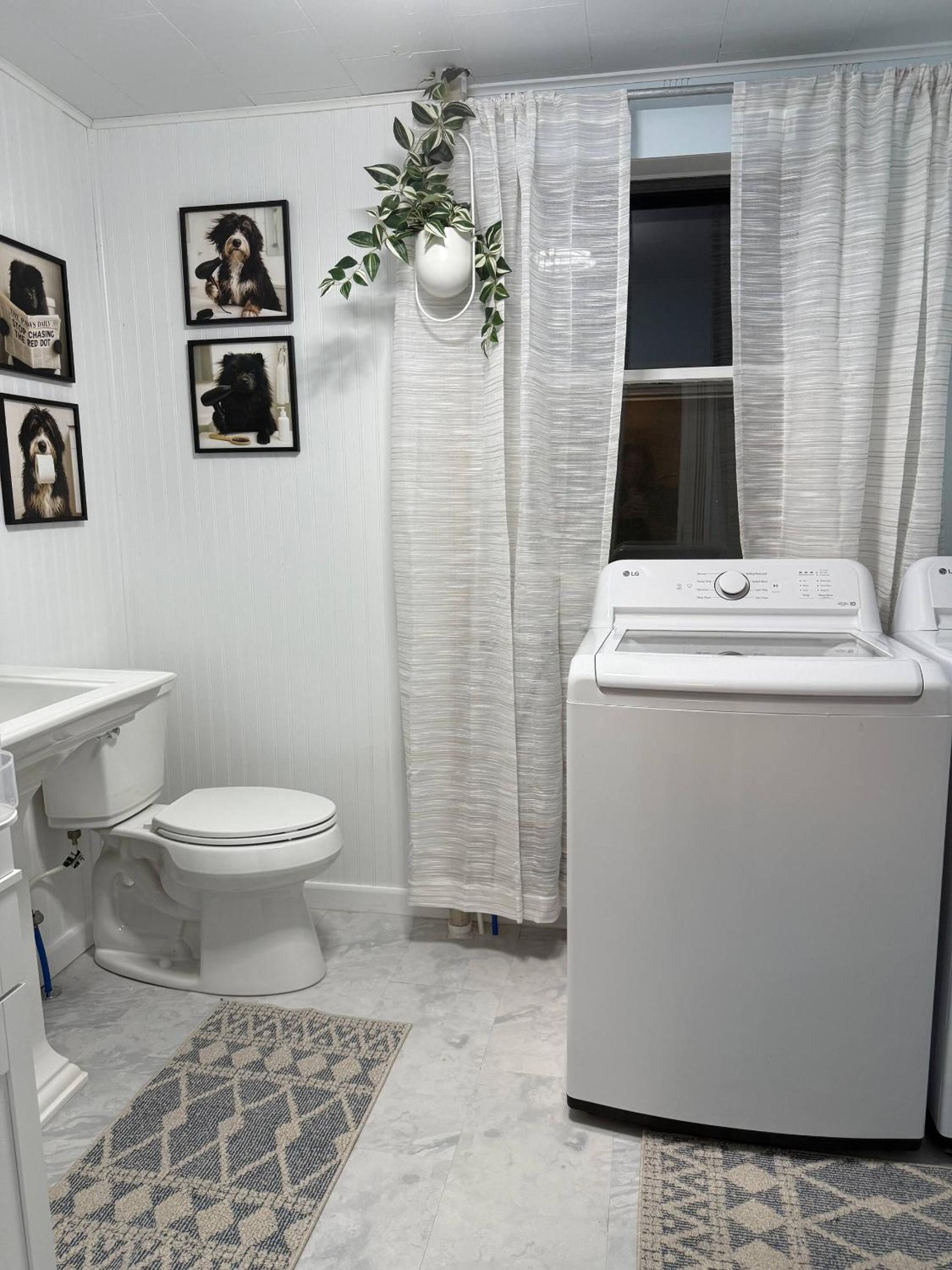 3 Bed Bath with yard and Fire Pit- Charming Small Town Exploring