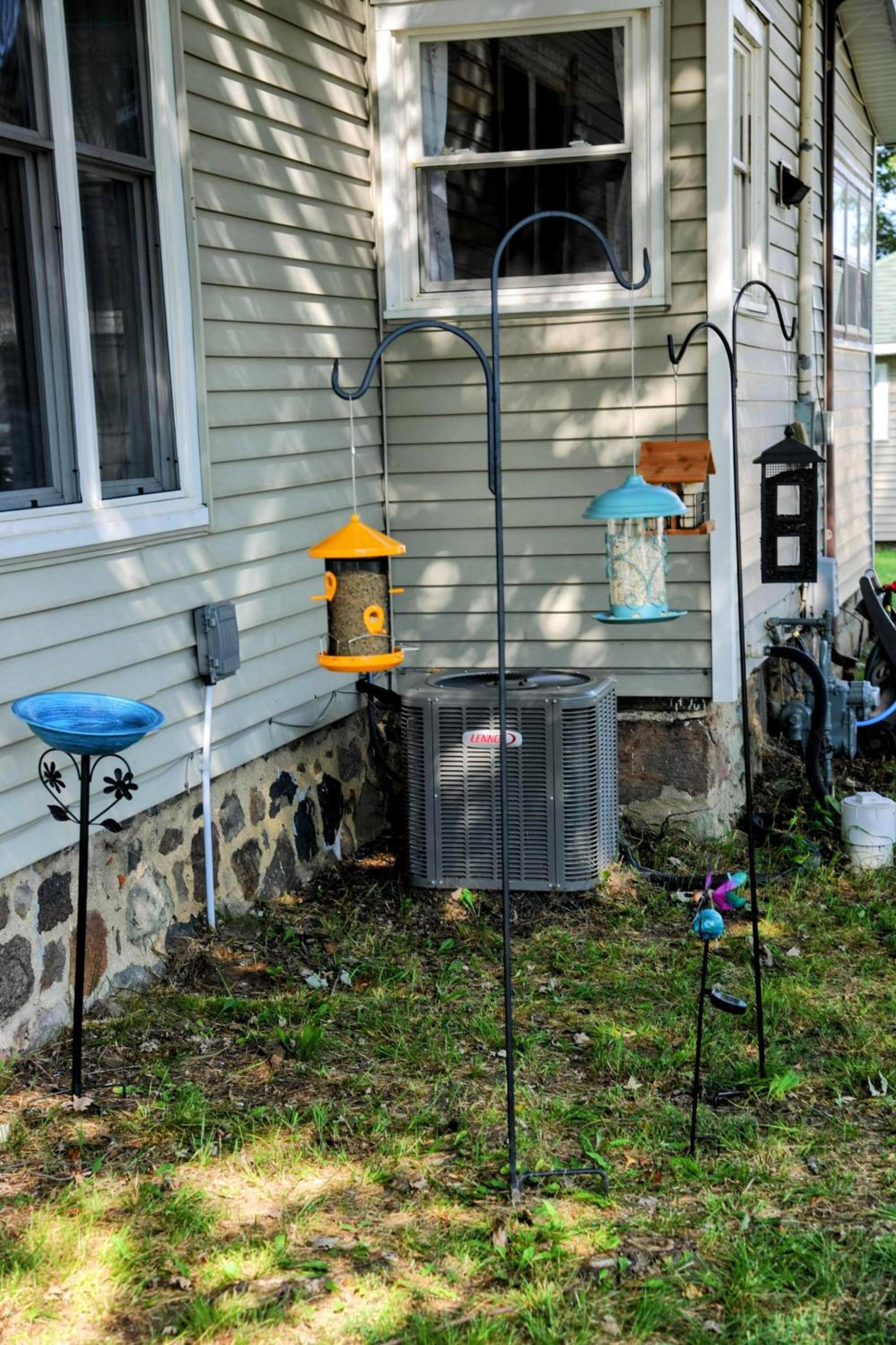 3 Bed Bath with yard and Fire Pit- Charming Small Town Exploring