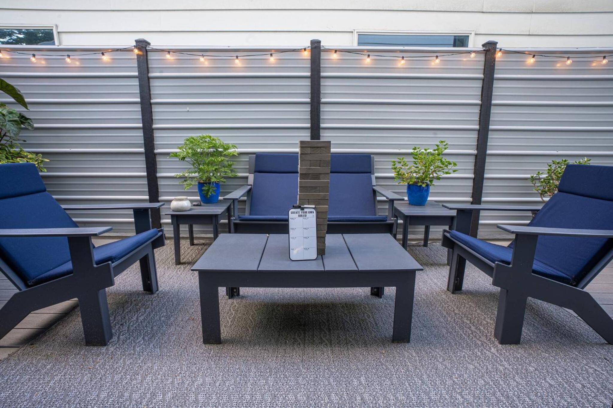 3 bed 3 bath Modern Luxury Home with Hot Tub and Rooftop Patio