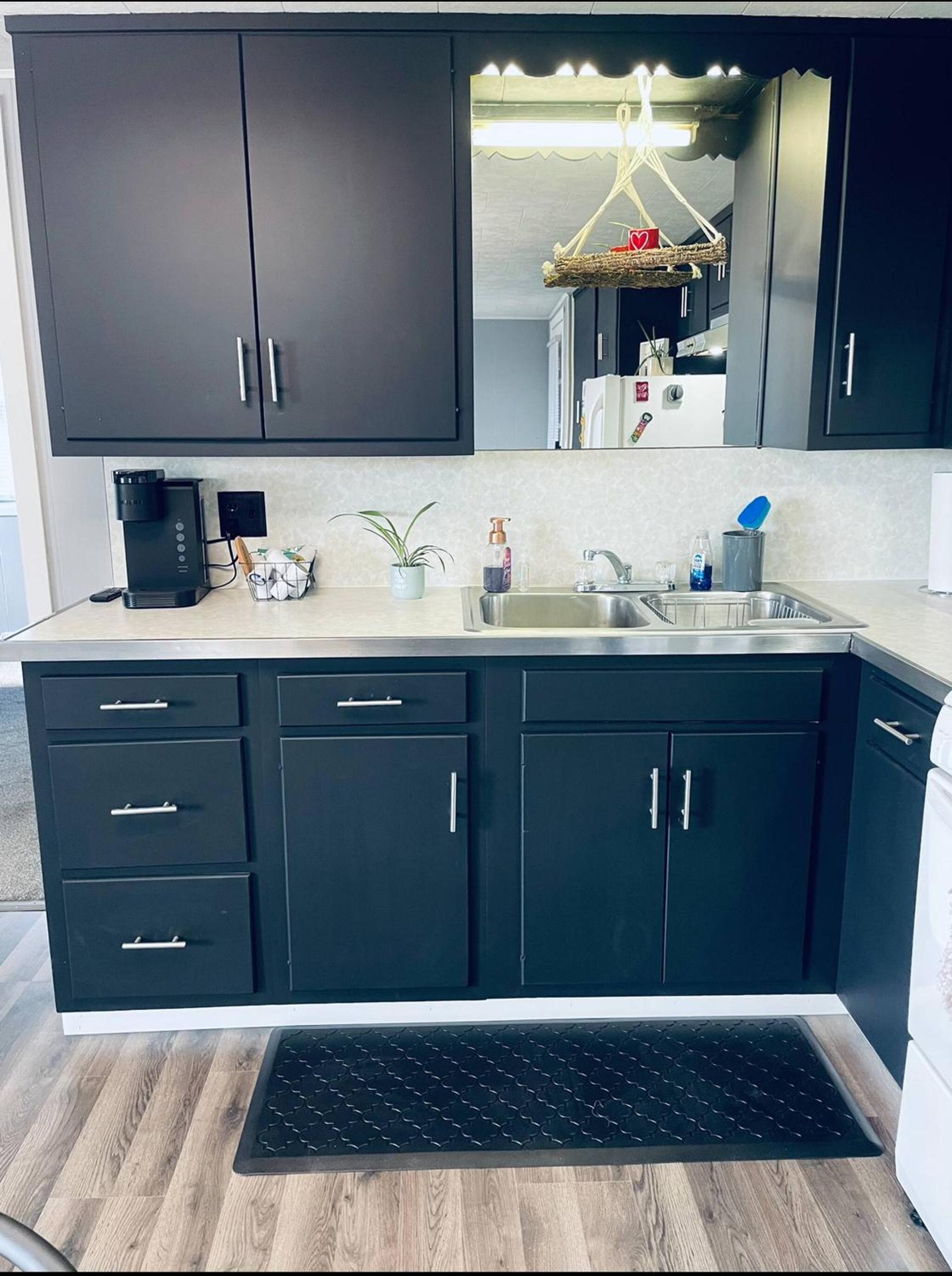 1 BR Cozy Apartment with Fire Pit Short walk to town