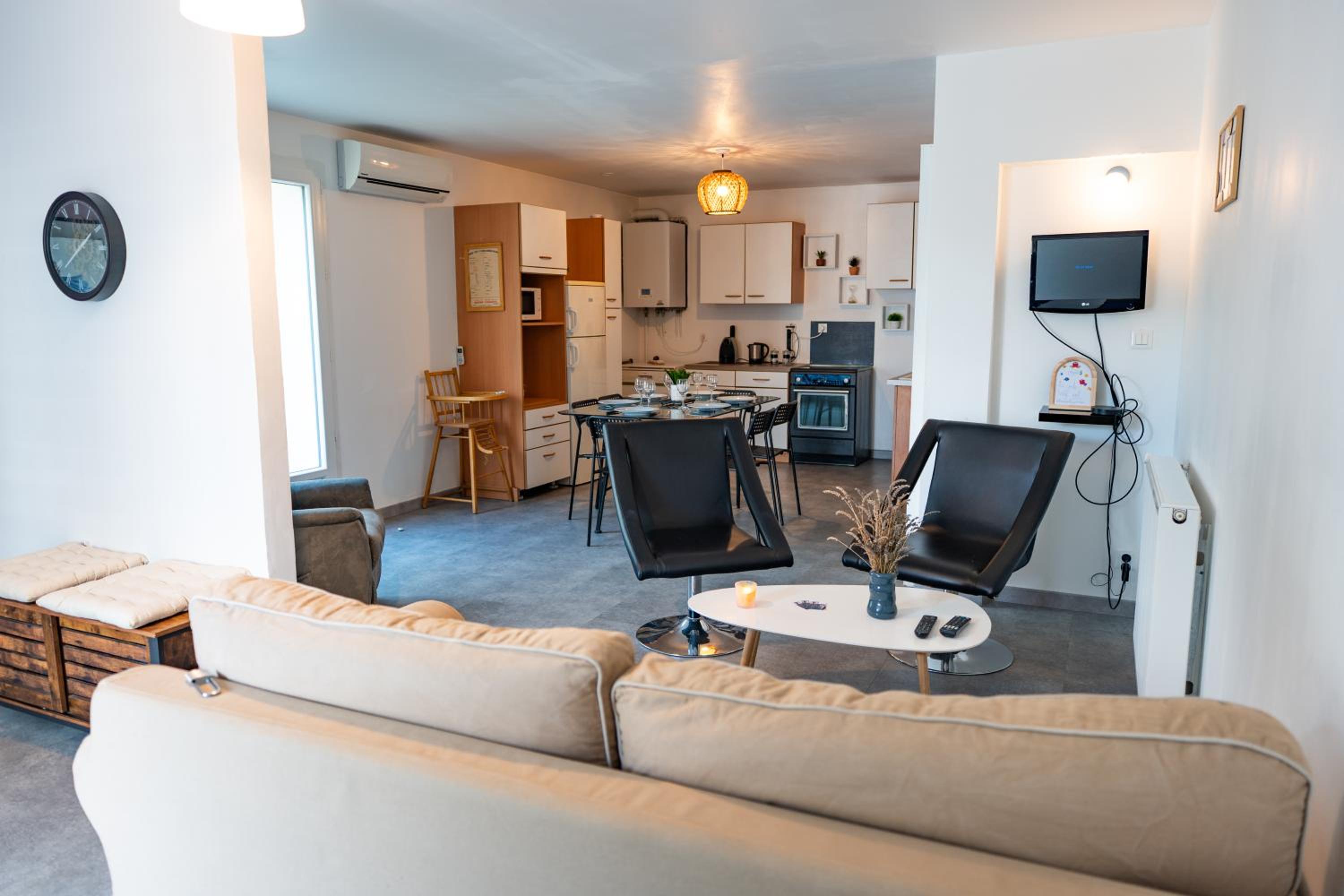 Le grand appartement, parking privé