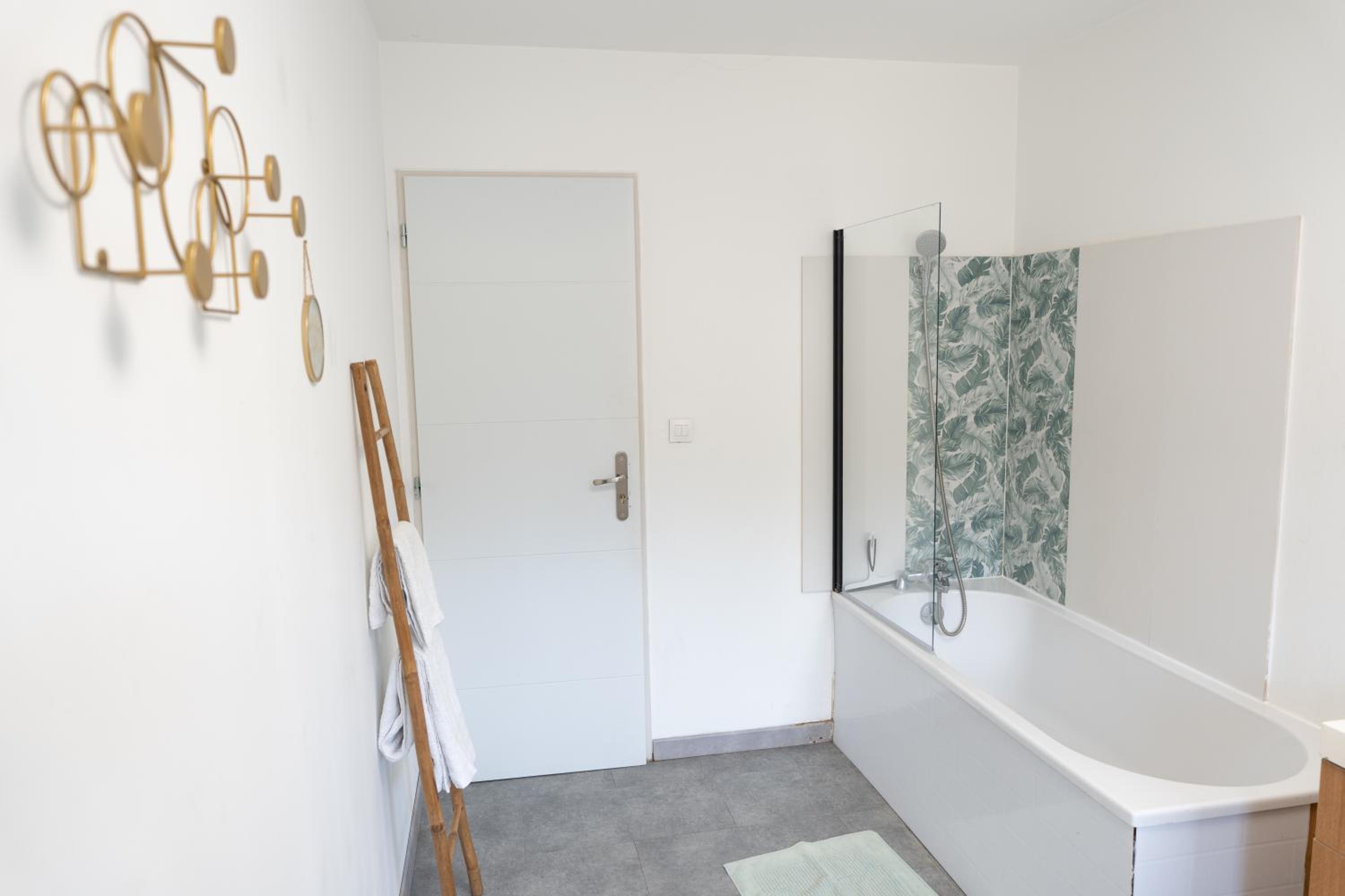Le grand appartement, parking privé