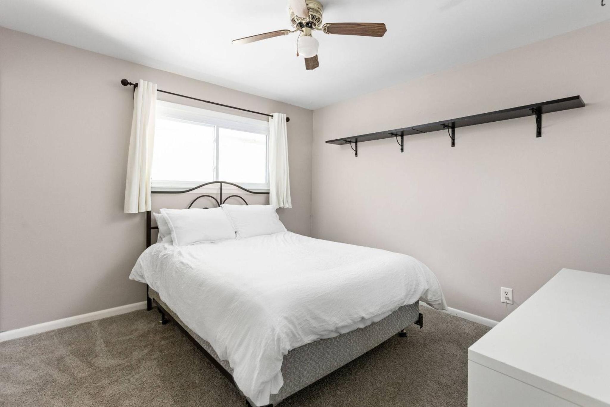 4Bedroom 2 Bath Home in Arts District-Smoky Row A Duplex