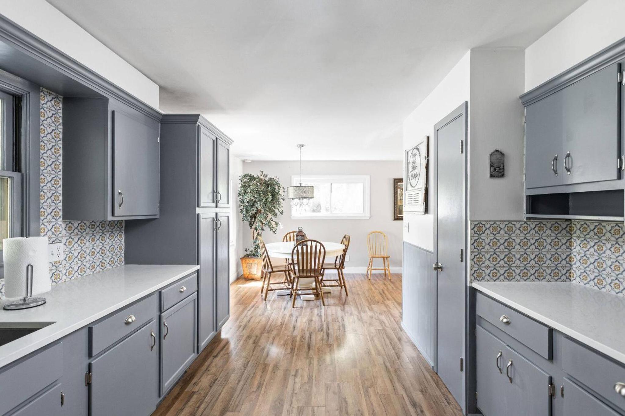 4Bedroom 2 Bath Home in Arts District-Smoky Row A Duplex
