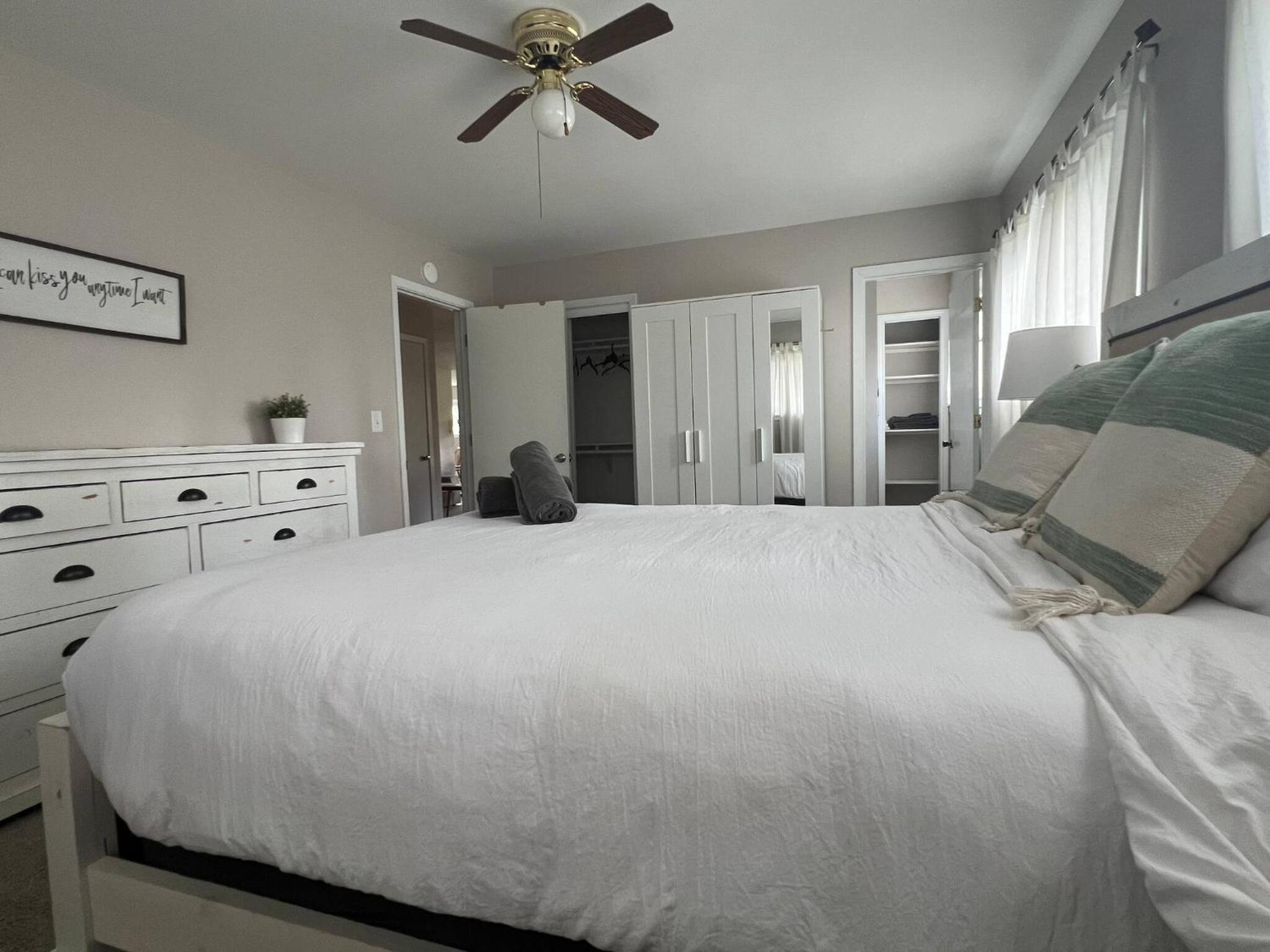 4Bedroom 2 Bath Home in Arts District-Smoky Row A Duplex