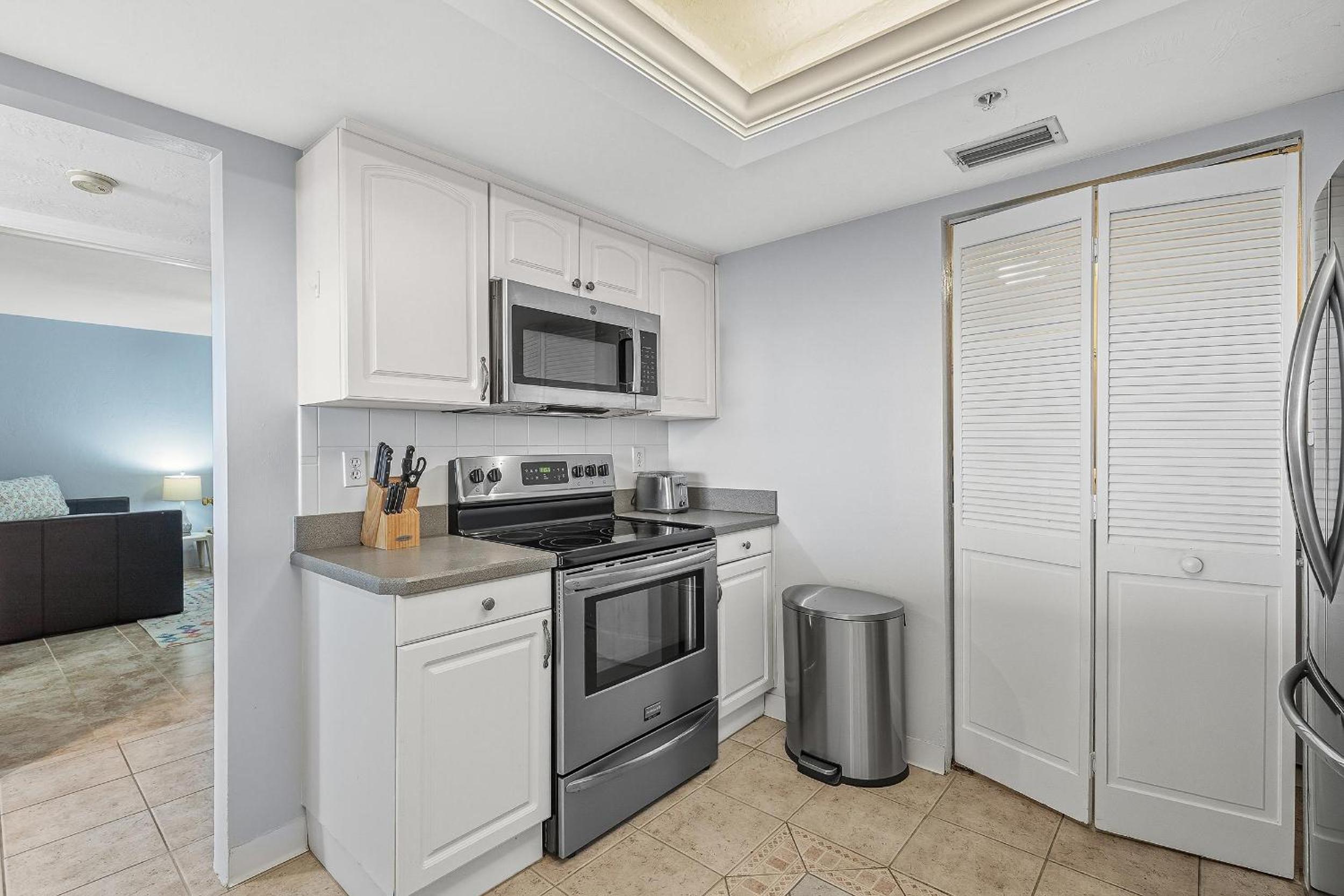 Sherwin Condominium 1702
