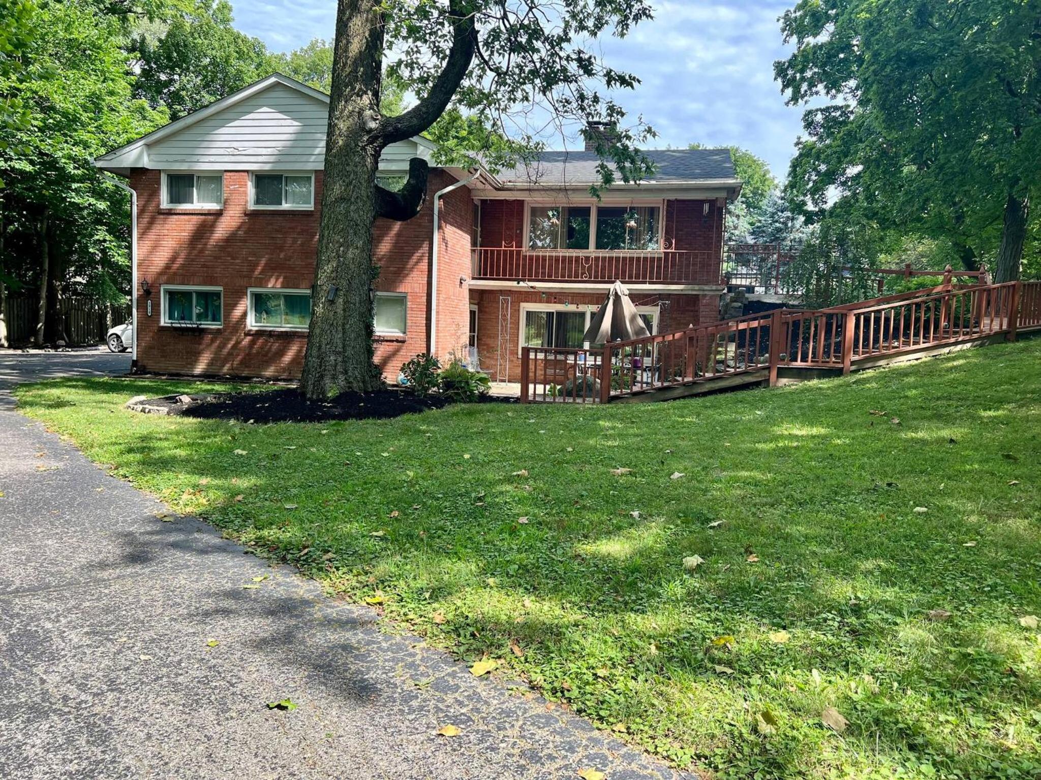 4Bedroom 2 Bath Home in Arts District-Smoky Row A Duplex