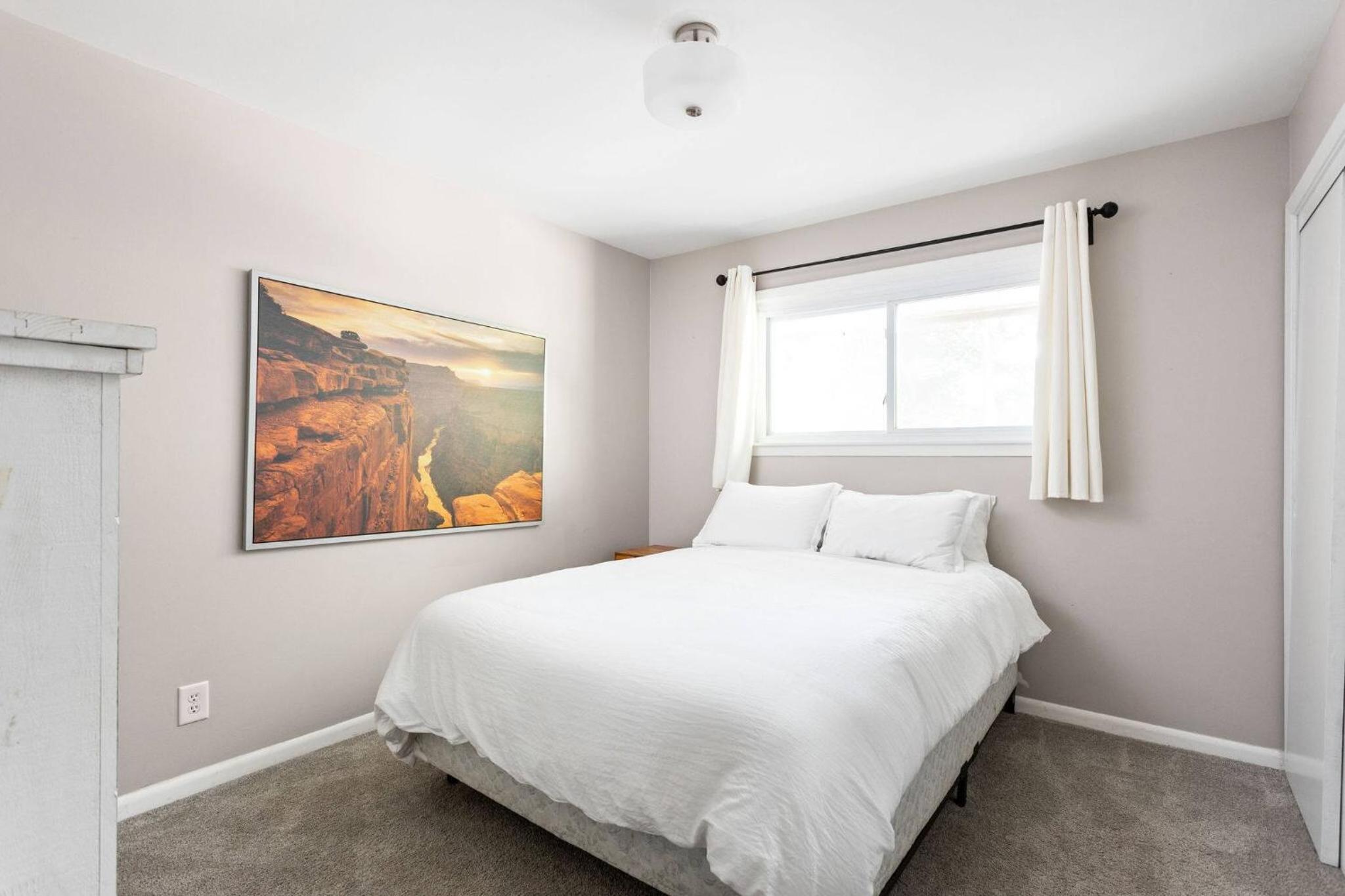 4Bedroom 2 Bath Home in Arts District-Smoky Row A Duplex