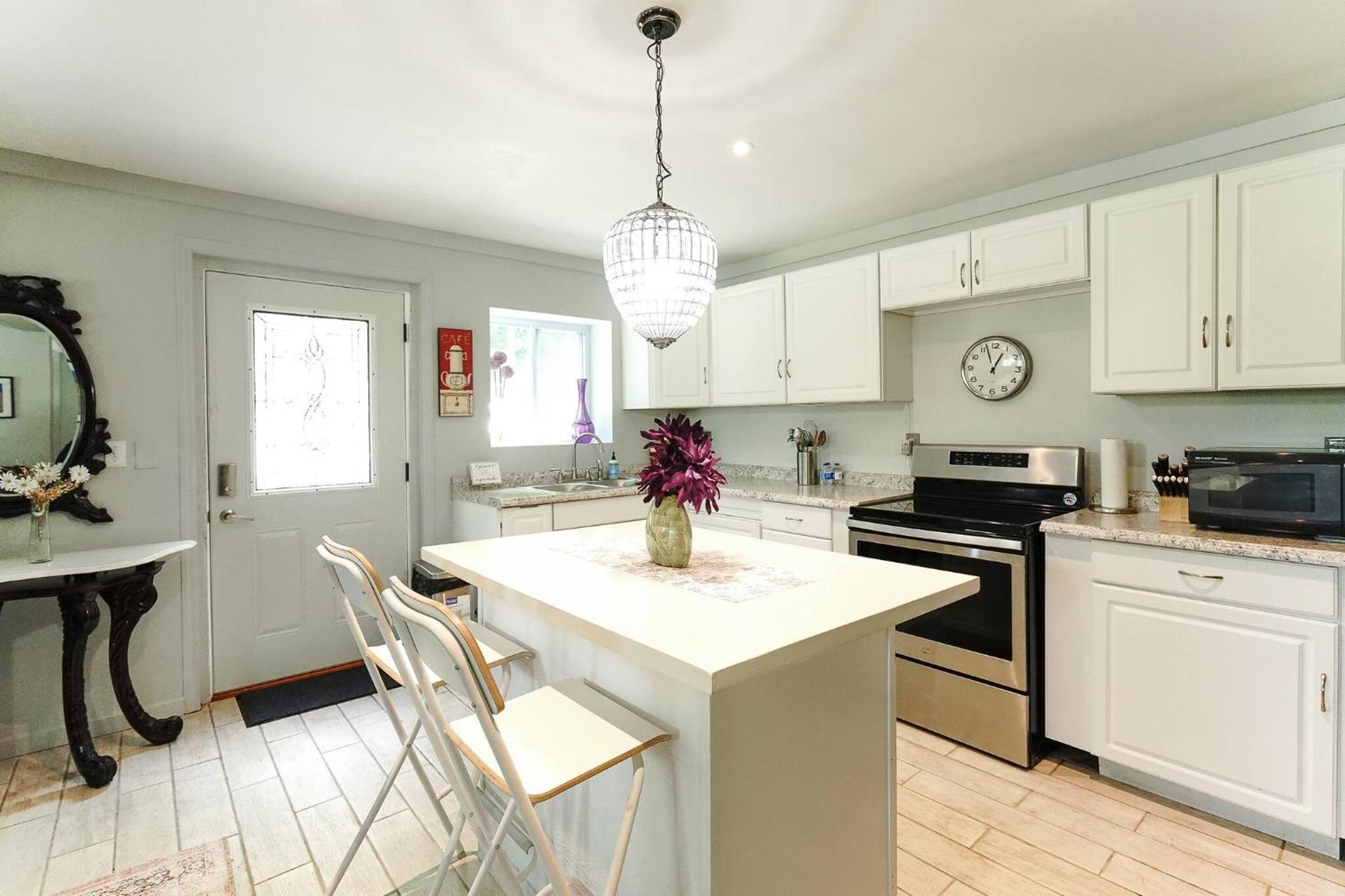 Fully Furnished Private Basement Apartment in Carmel
