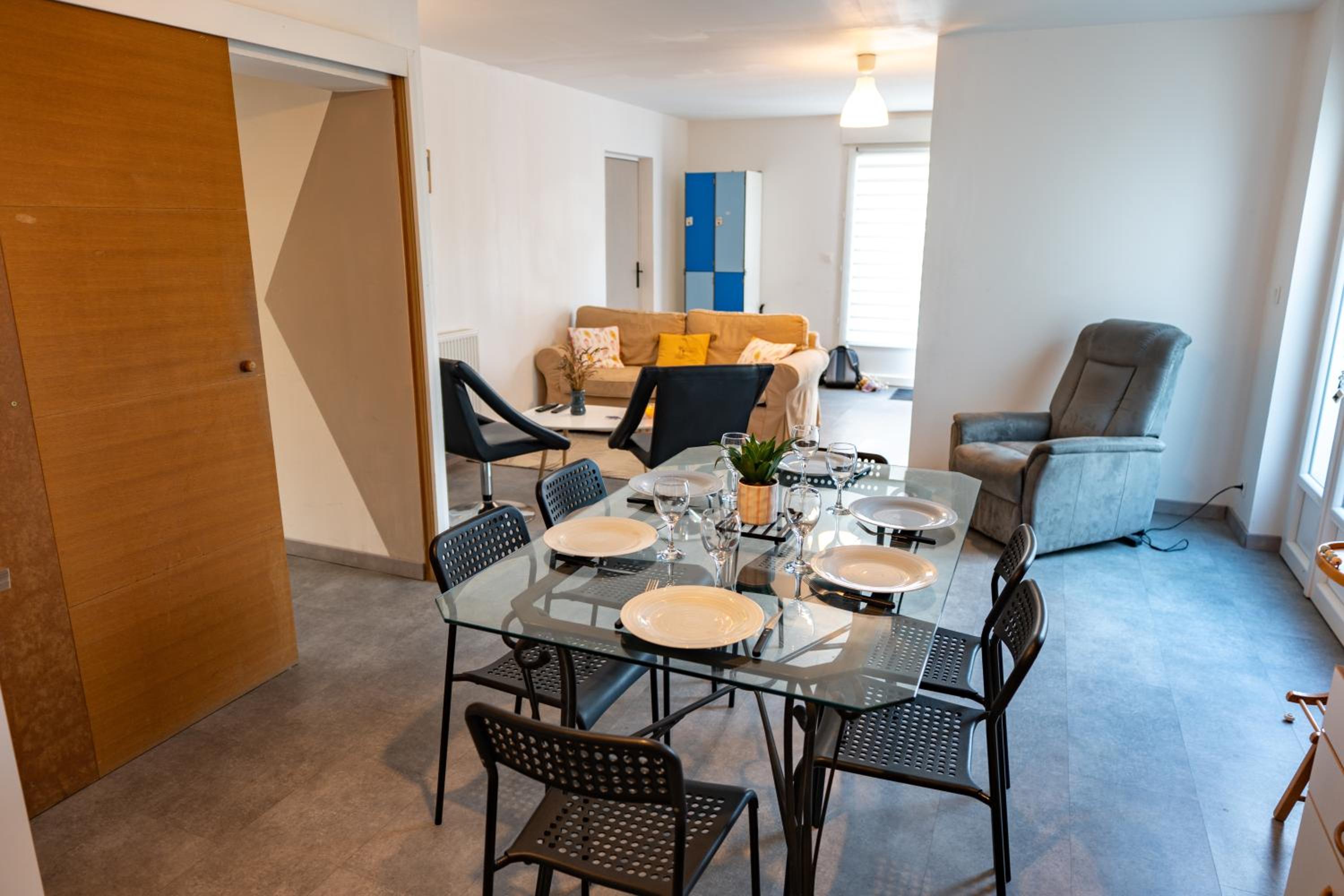 Le grand appartement, parking privé