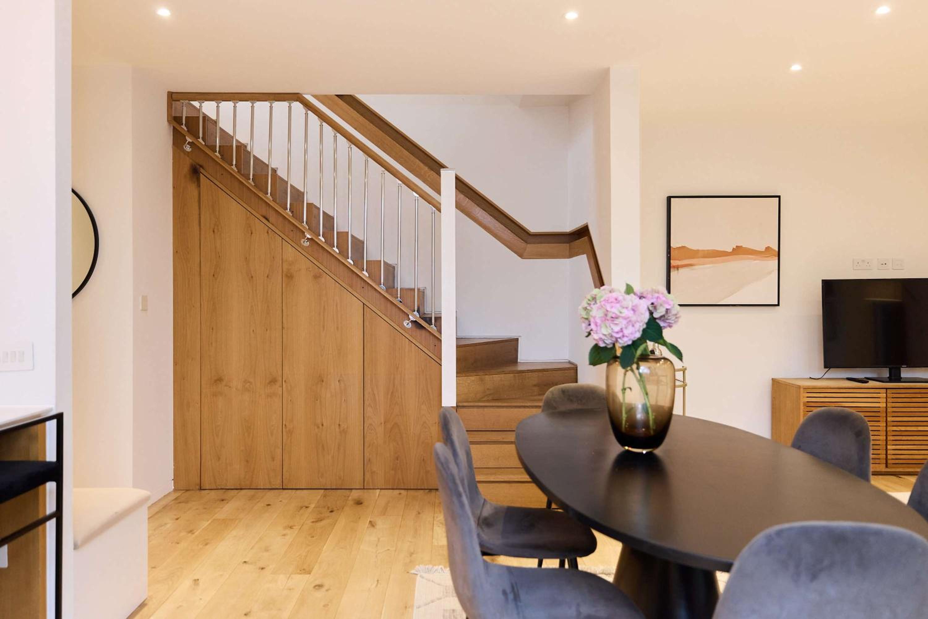 Mill Hill Mews Home with Garden
