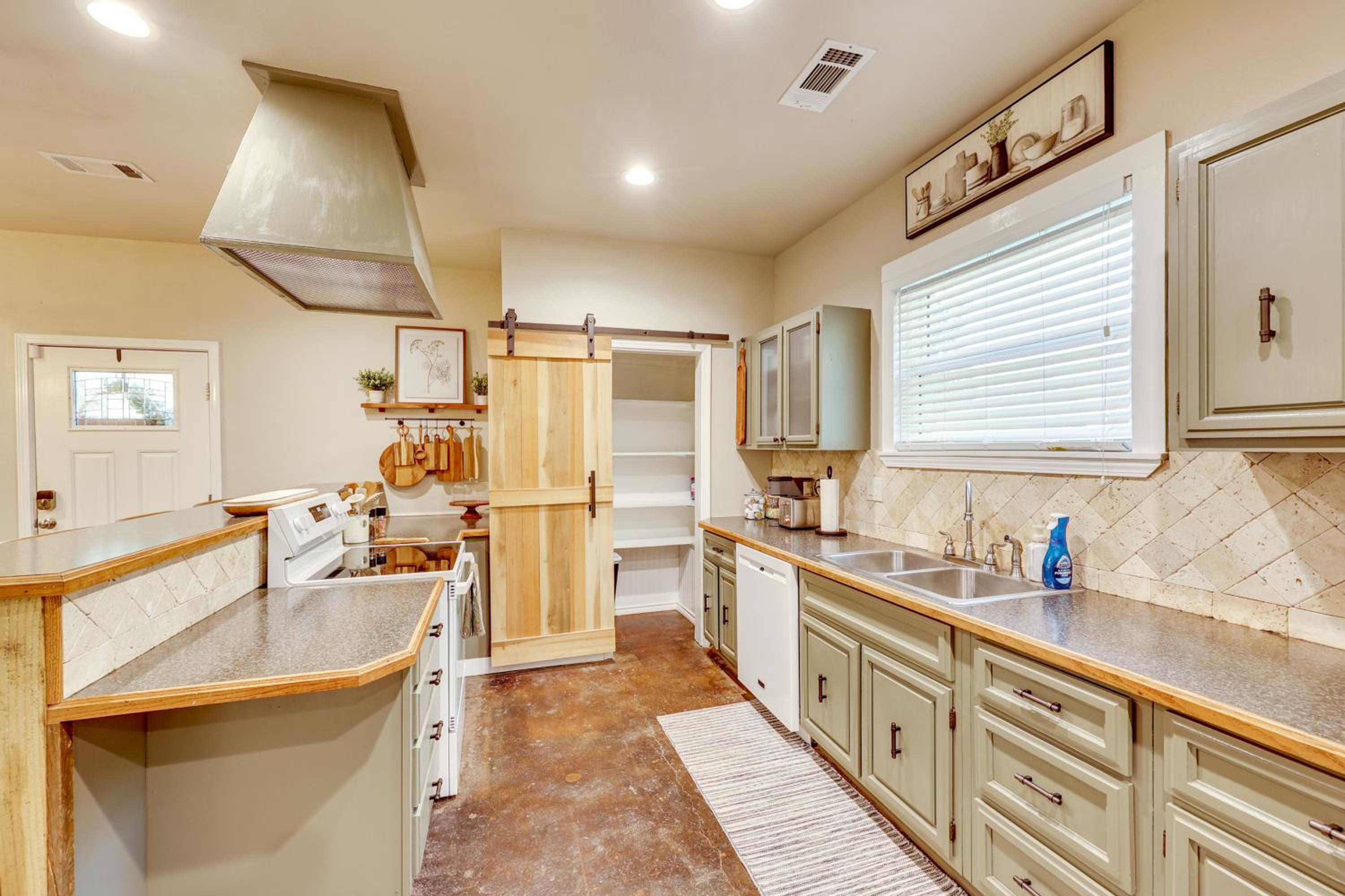 On-Site Creek and Spacious Yard Family Gem in Royal