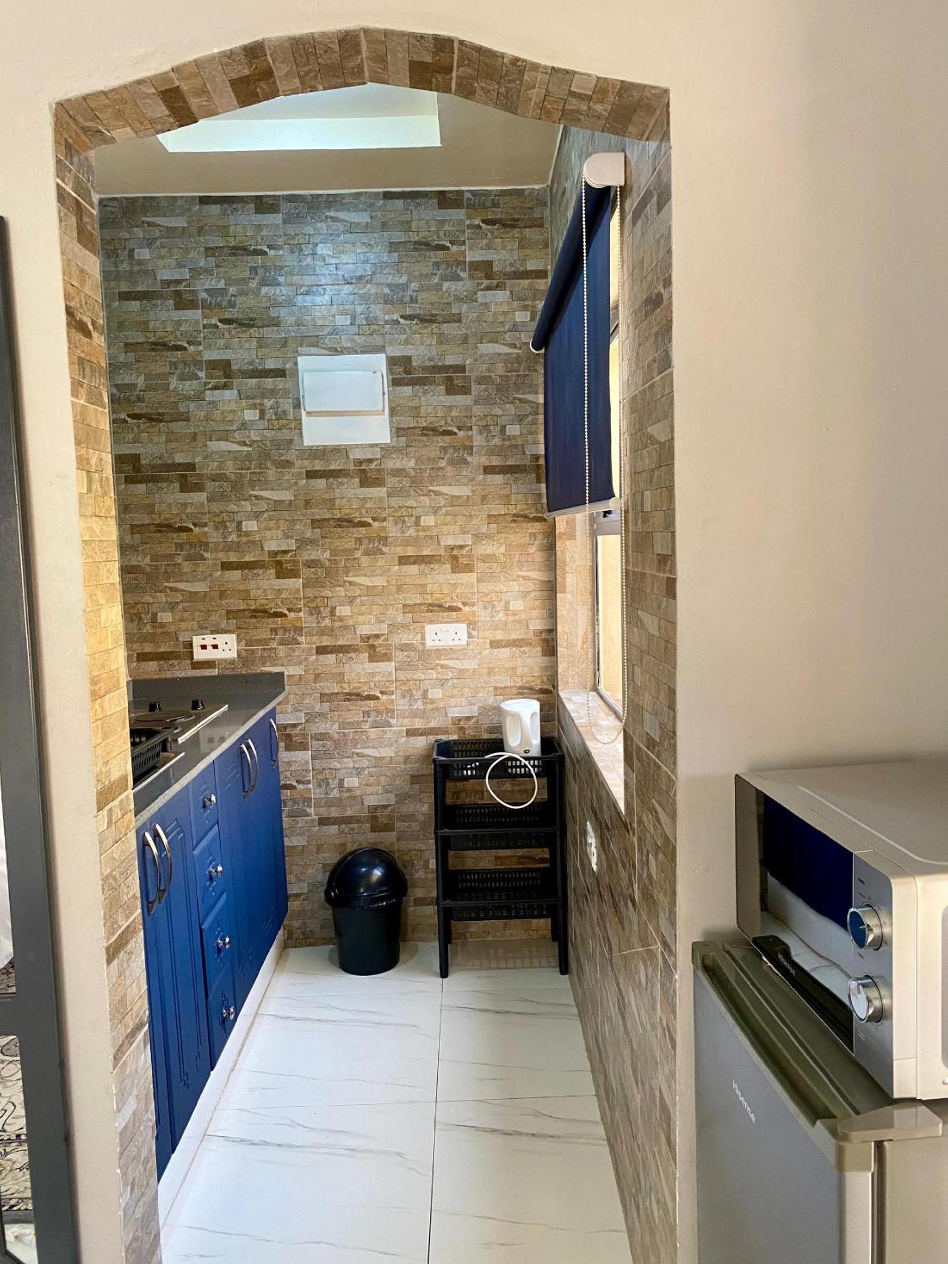 Modern studio apartment in a central New Chadcombe - 2318