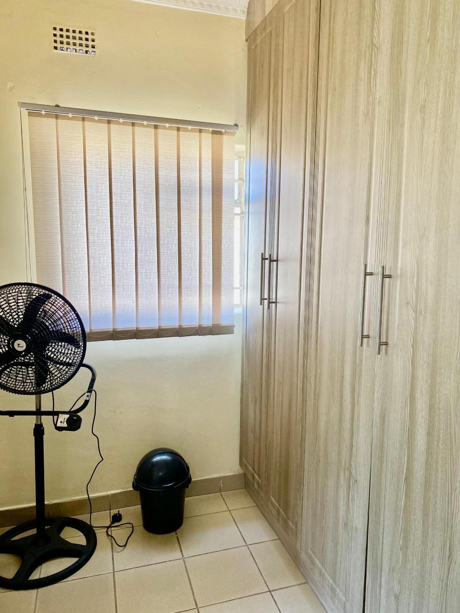 Comfortable one-bedroom retreat in central New Chadcombe - 2319