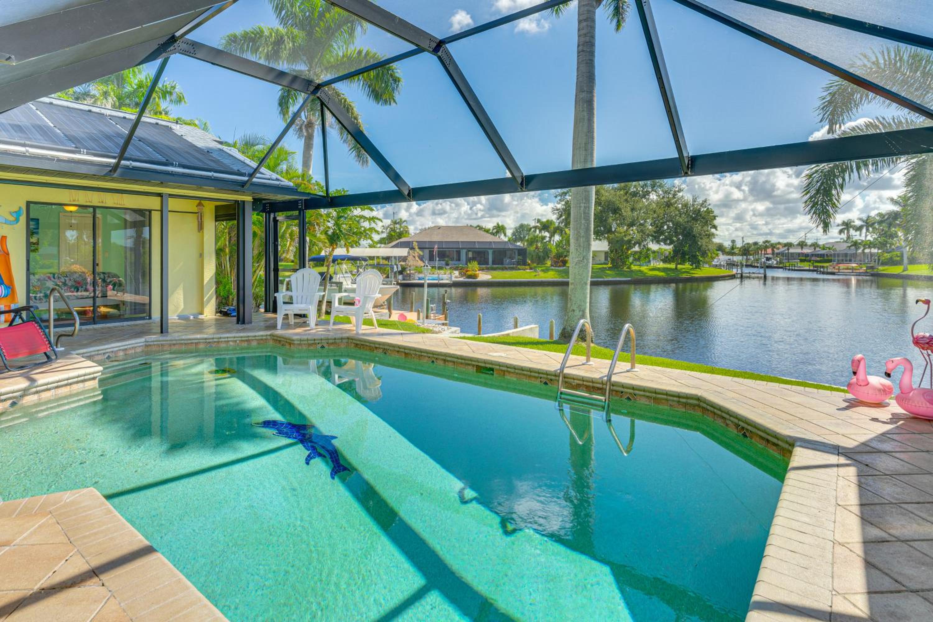 4 Mi to Cape Harbour Fun! Canal-Front Oasis