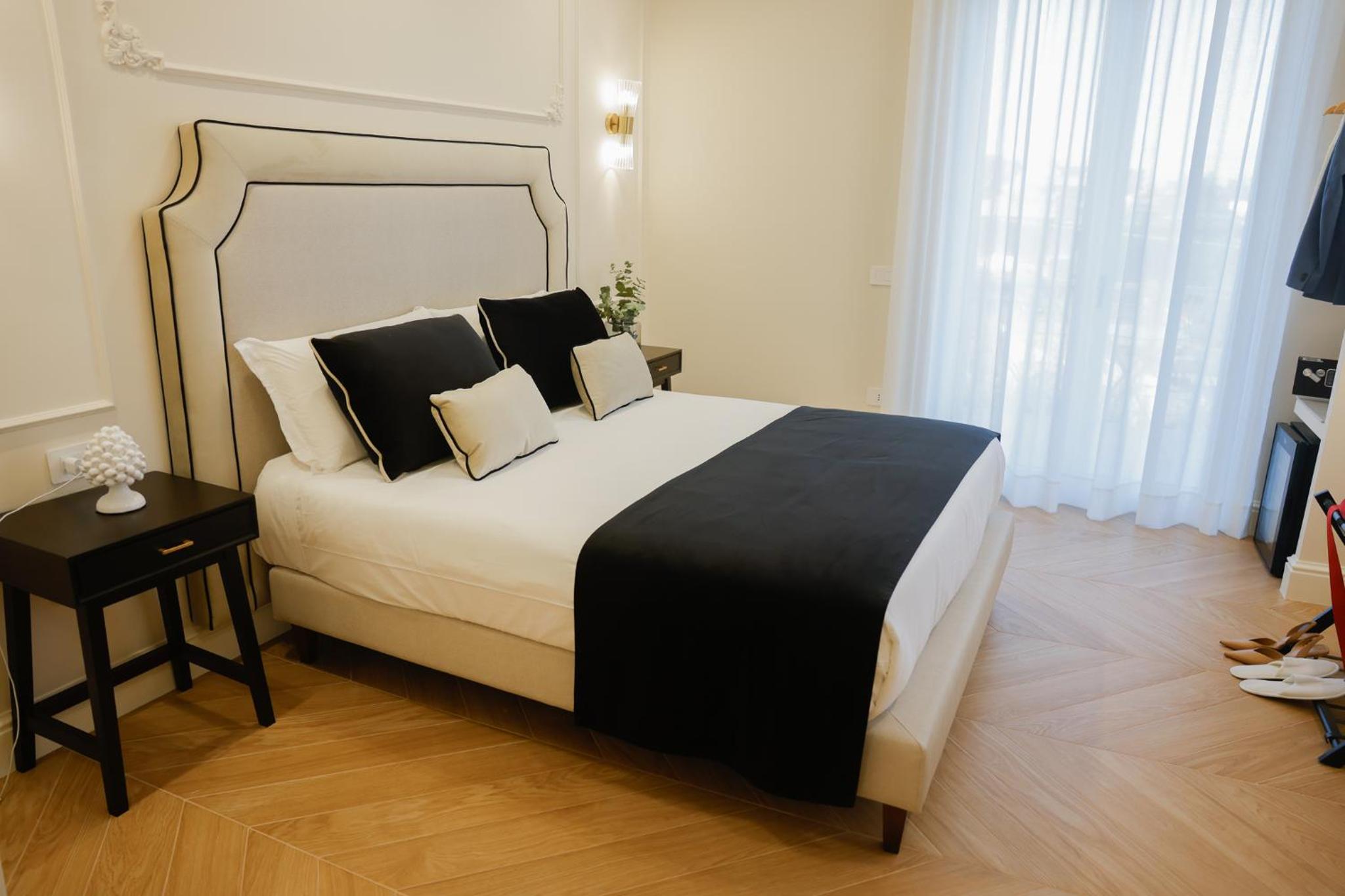 SOFIA Suites & Rooms