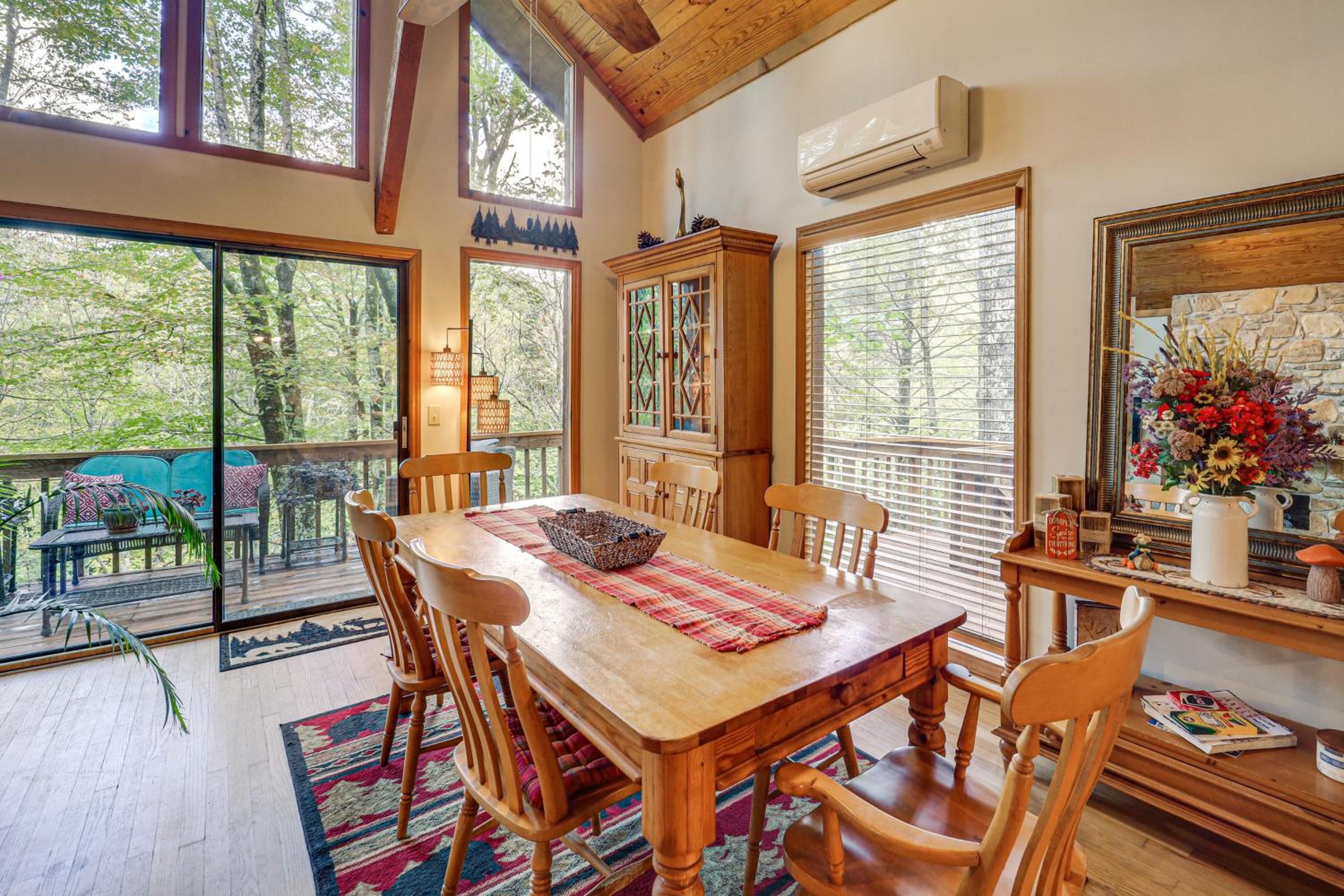 Wooded Cabin with 2 Decks on Golf Course in Newland!