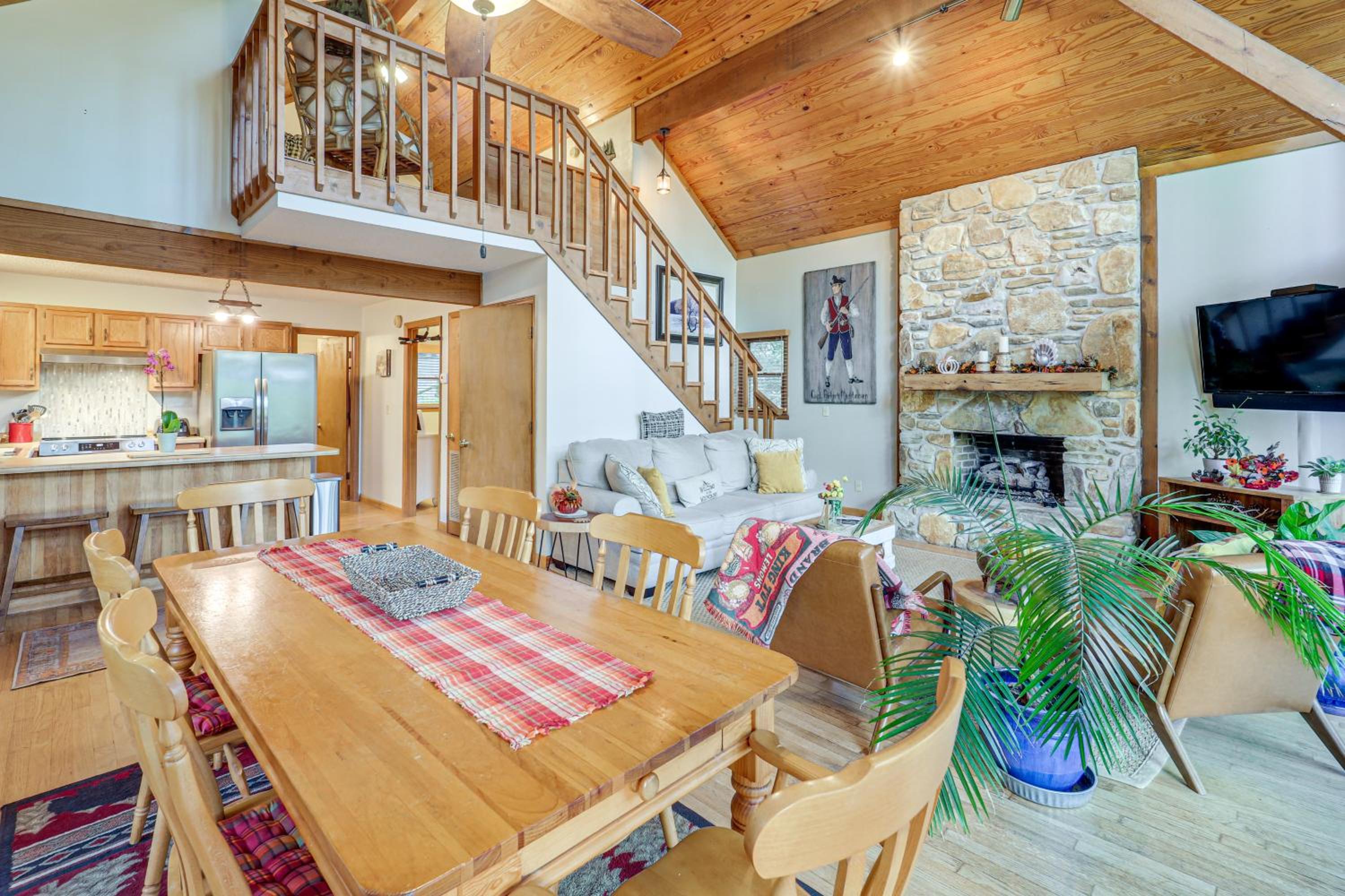 Wooded Cabin with 2 Decks on Golf Course in Newland!