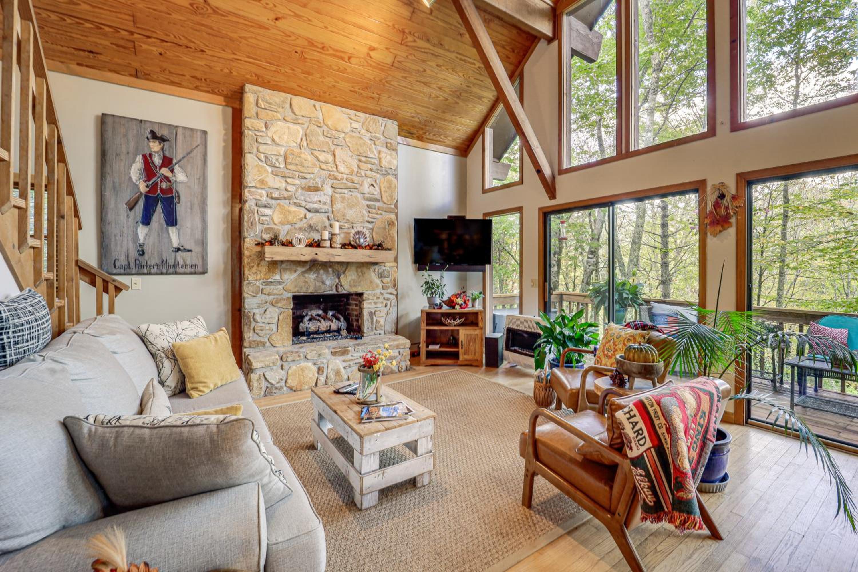 Wooded Cabin with 2 Decks on Golf Course in Newland!