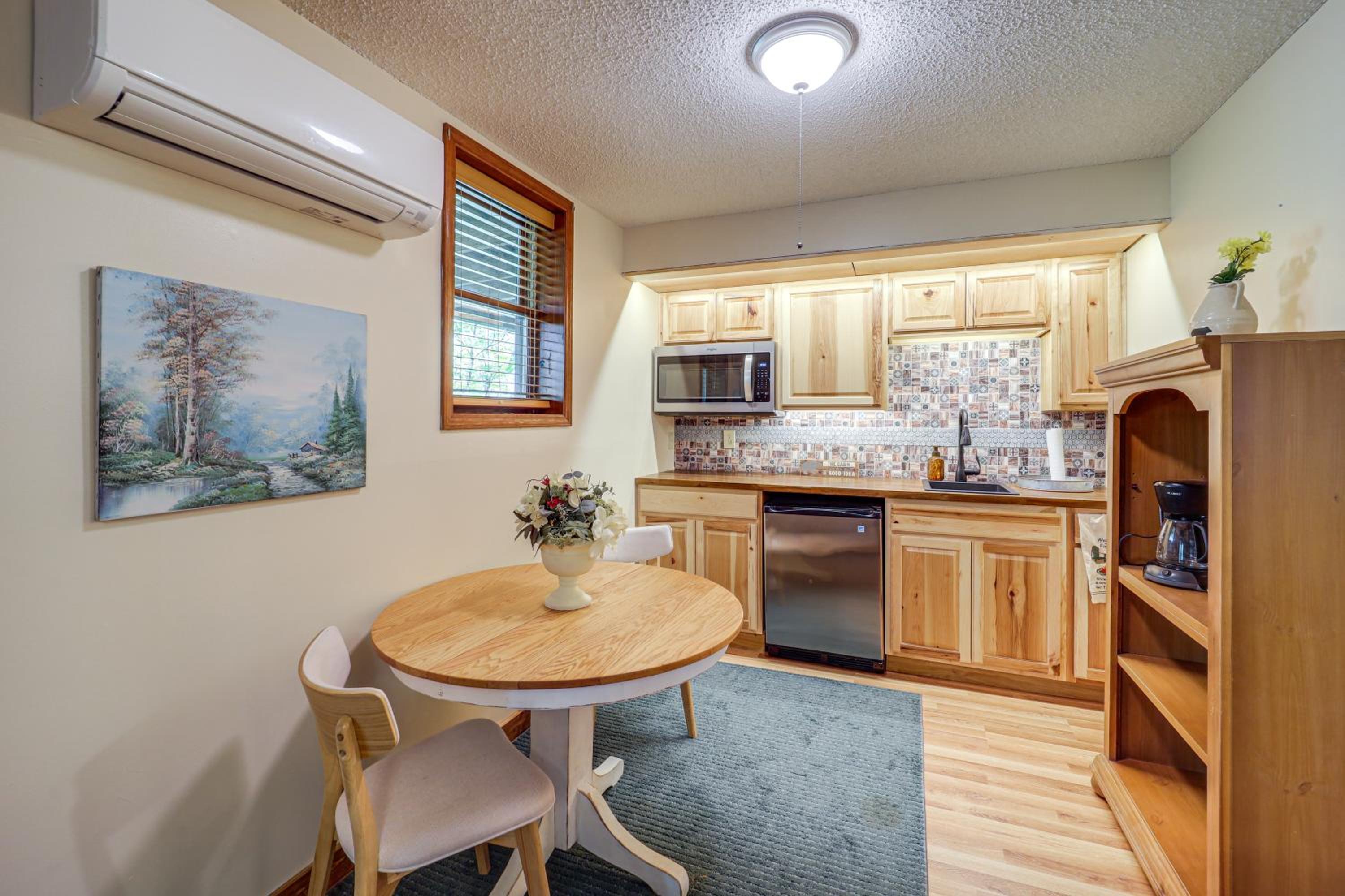 Wooded Cabin with 2 Decks on Golf Course in Newland!