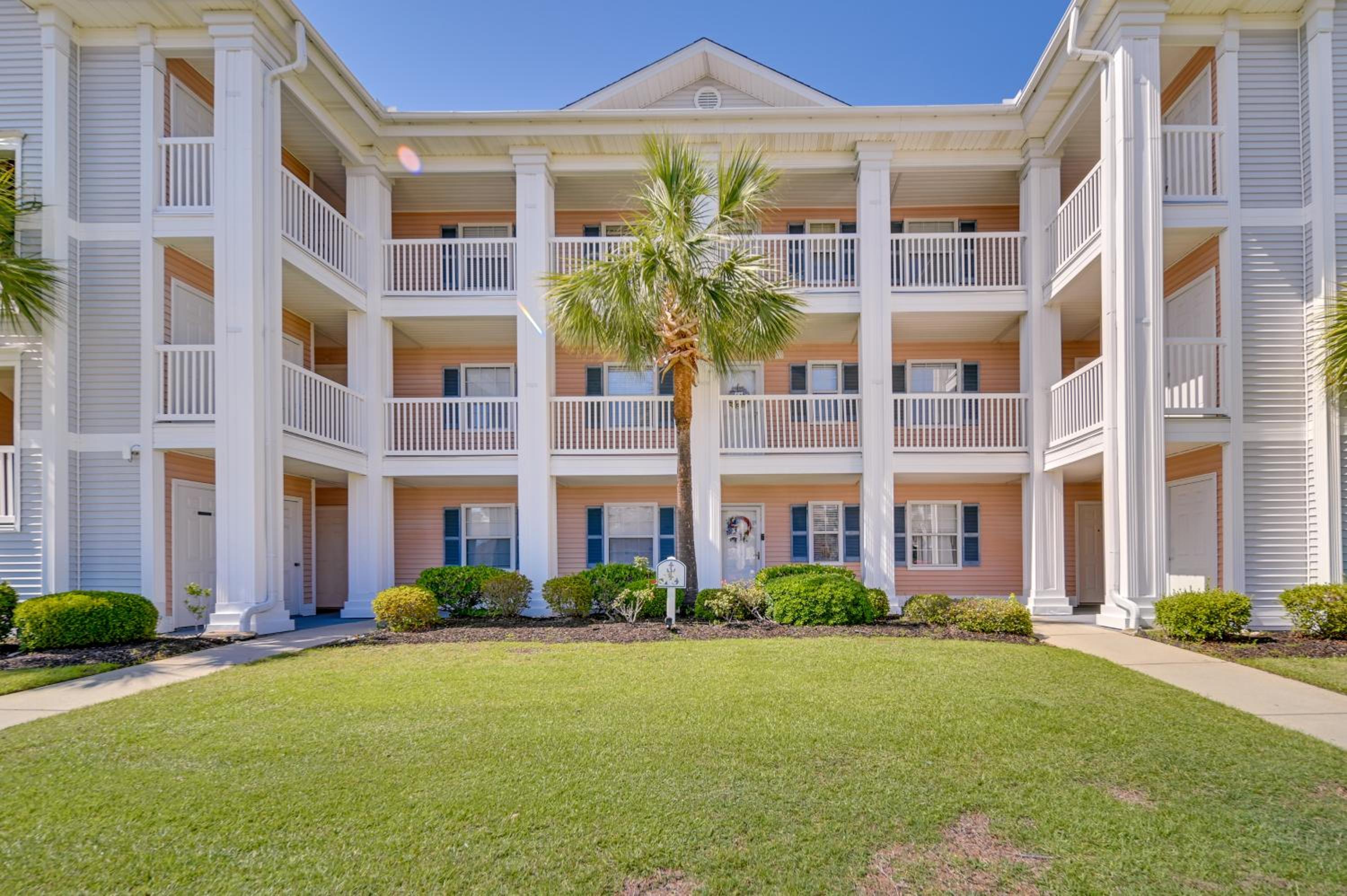 Steps to Pool and Golf! Family Myrtle Beach Retreat