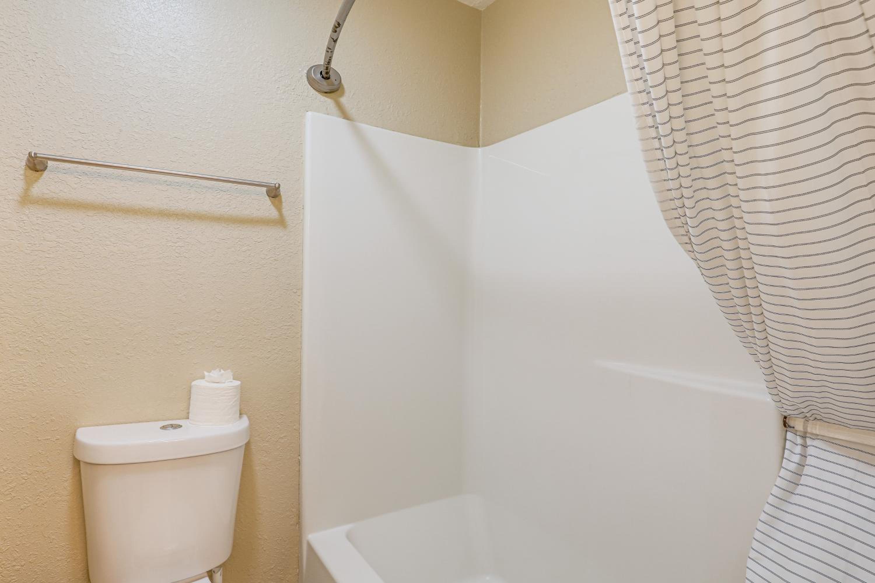 Steps to Pool and Golf! Family Myrtle Beach Retreat
