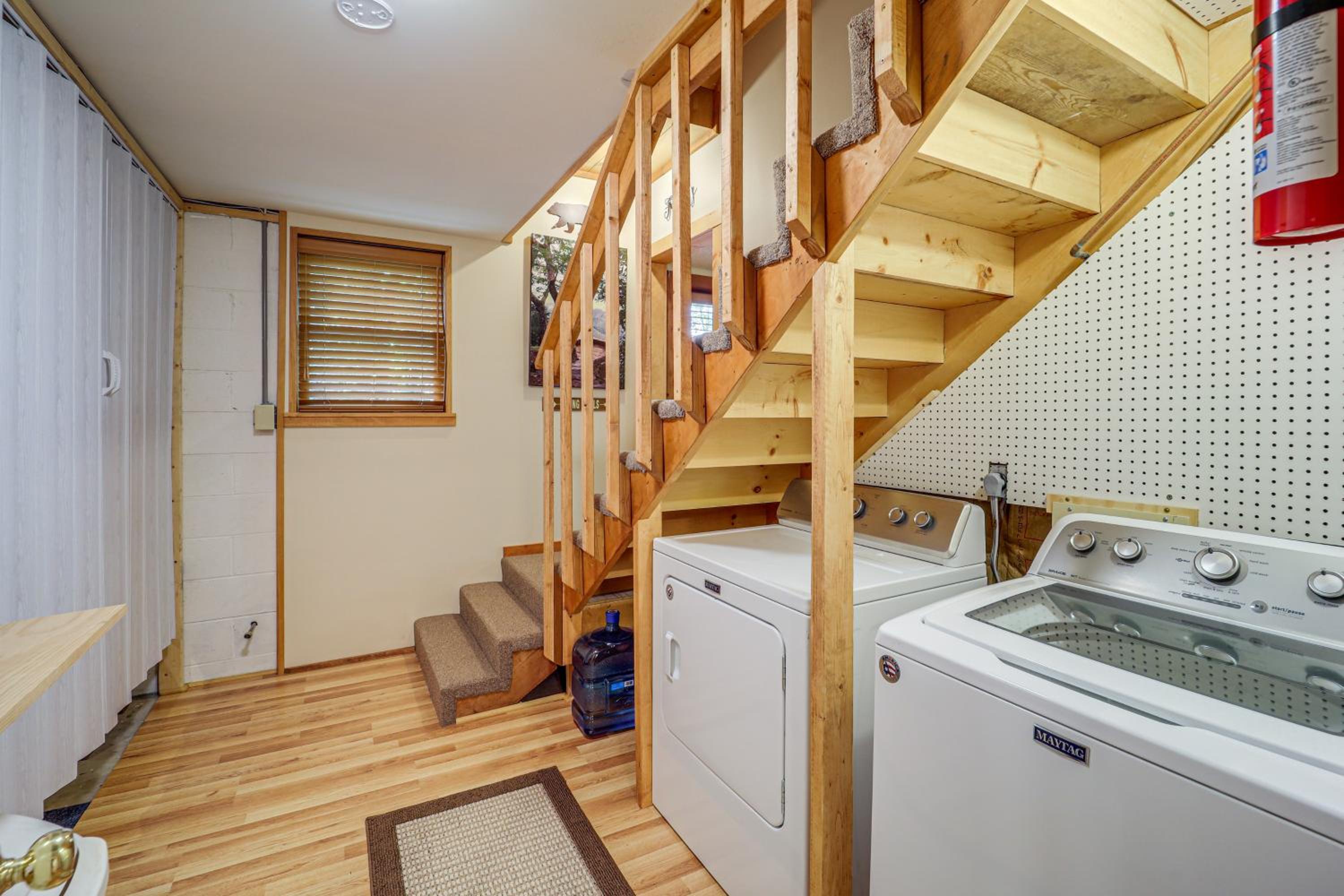 Wooded Cabin with 2 Decks on Golf Course in Newland!