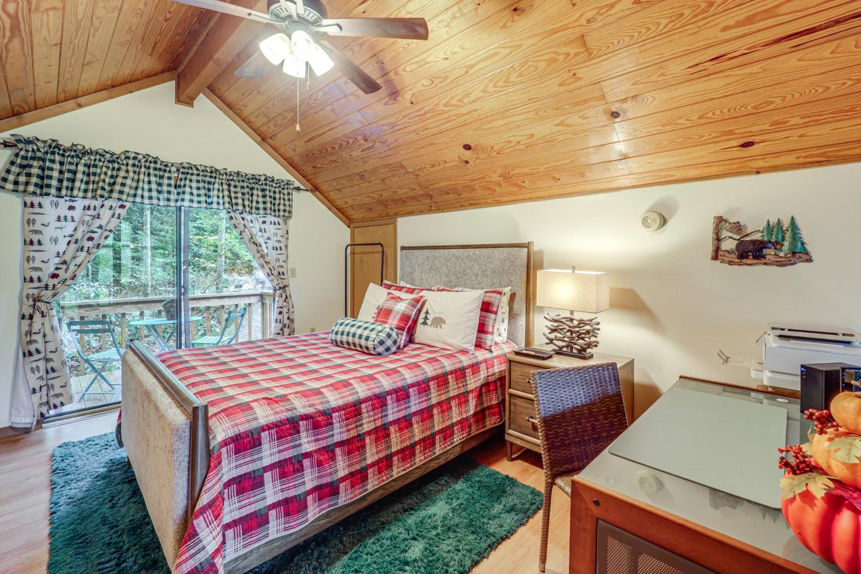 Wooded Cabin with 2 Decks on Golf Course in Newland!