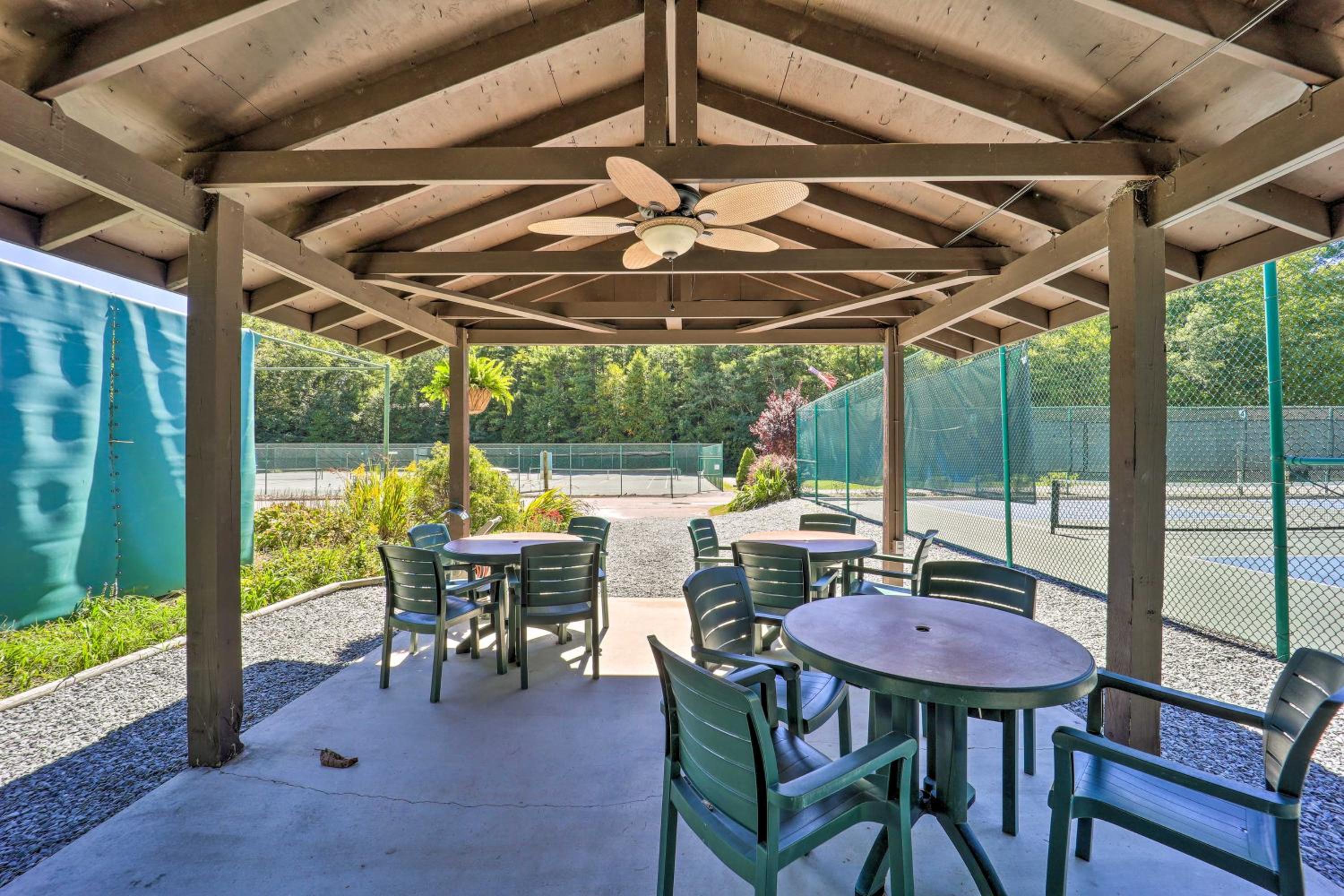 Wooded Cabin with 2 Decks on Golf Course in Newland!
