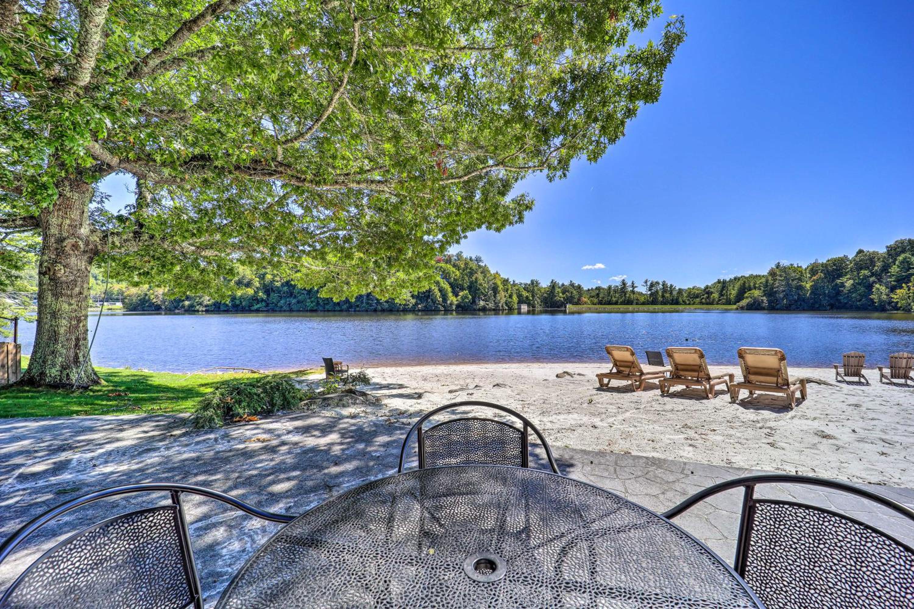 Wooded Cabin with 2 Decks on Golf Course in Newland!